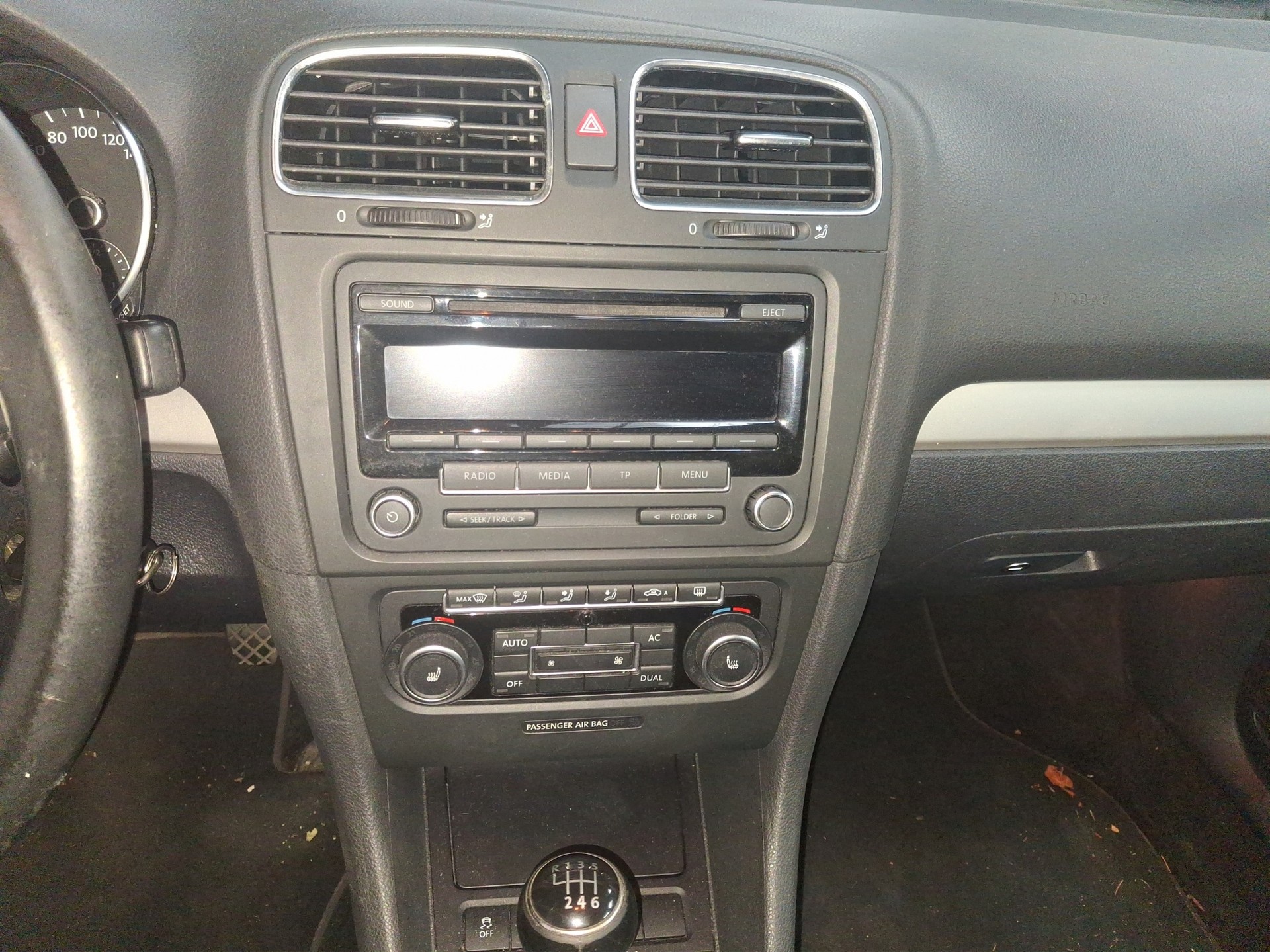 VW Golf 1.4 TSI Highline-image-11