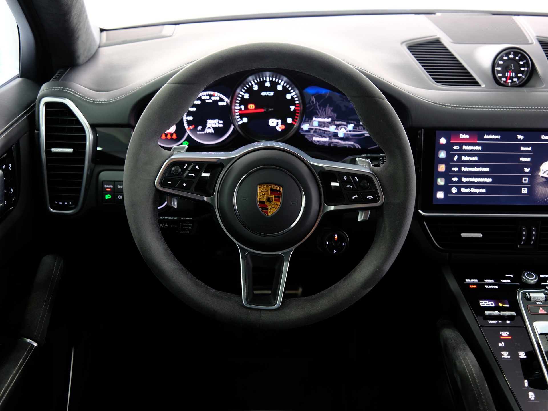 PORSCHE Cayenne GTS *Burmester* *360° Kamera*-image-26