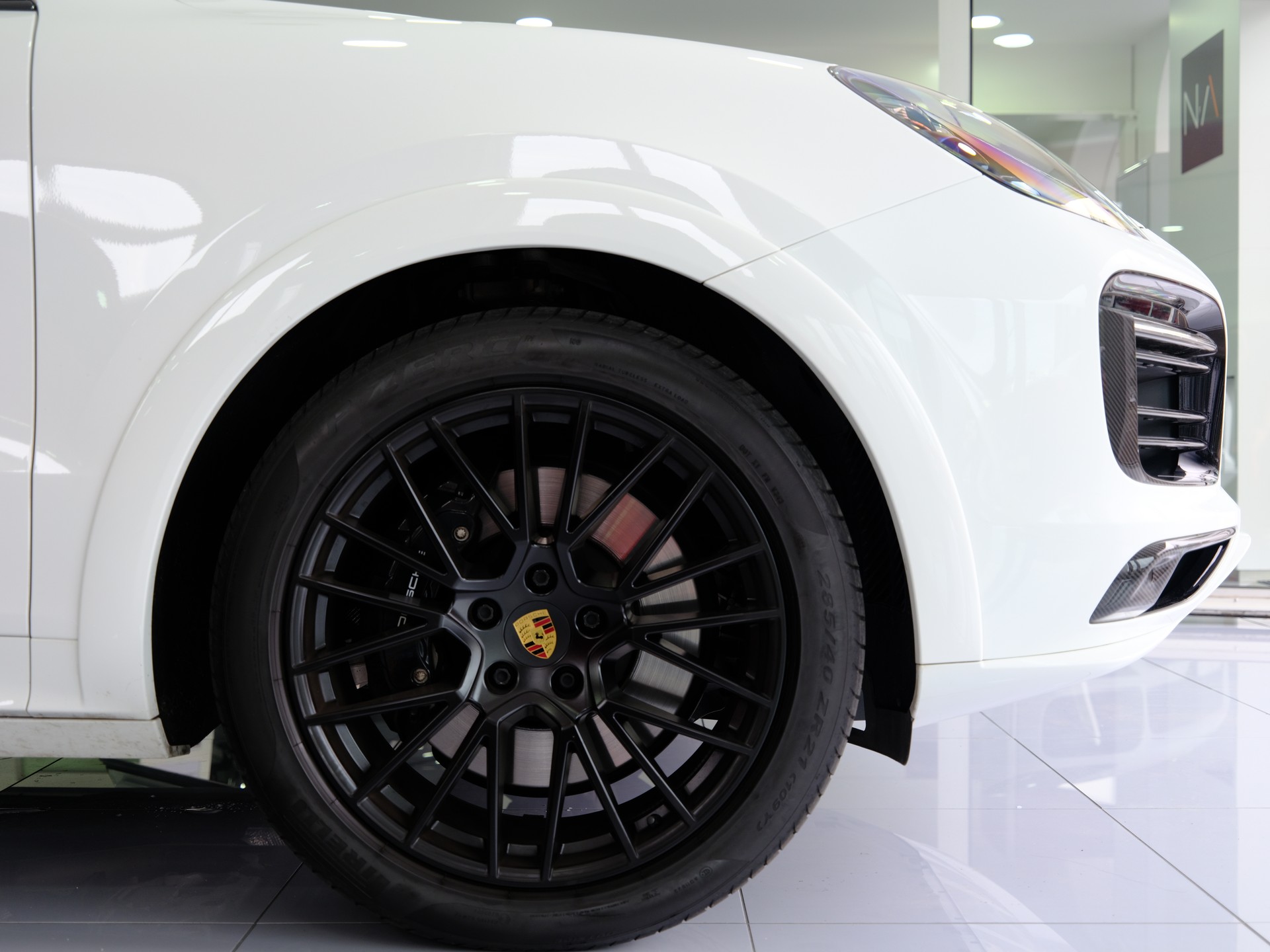 PORSCHE Cayenne GTS *Burmester* *360° Kamera*-image-8