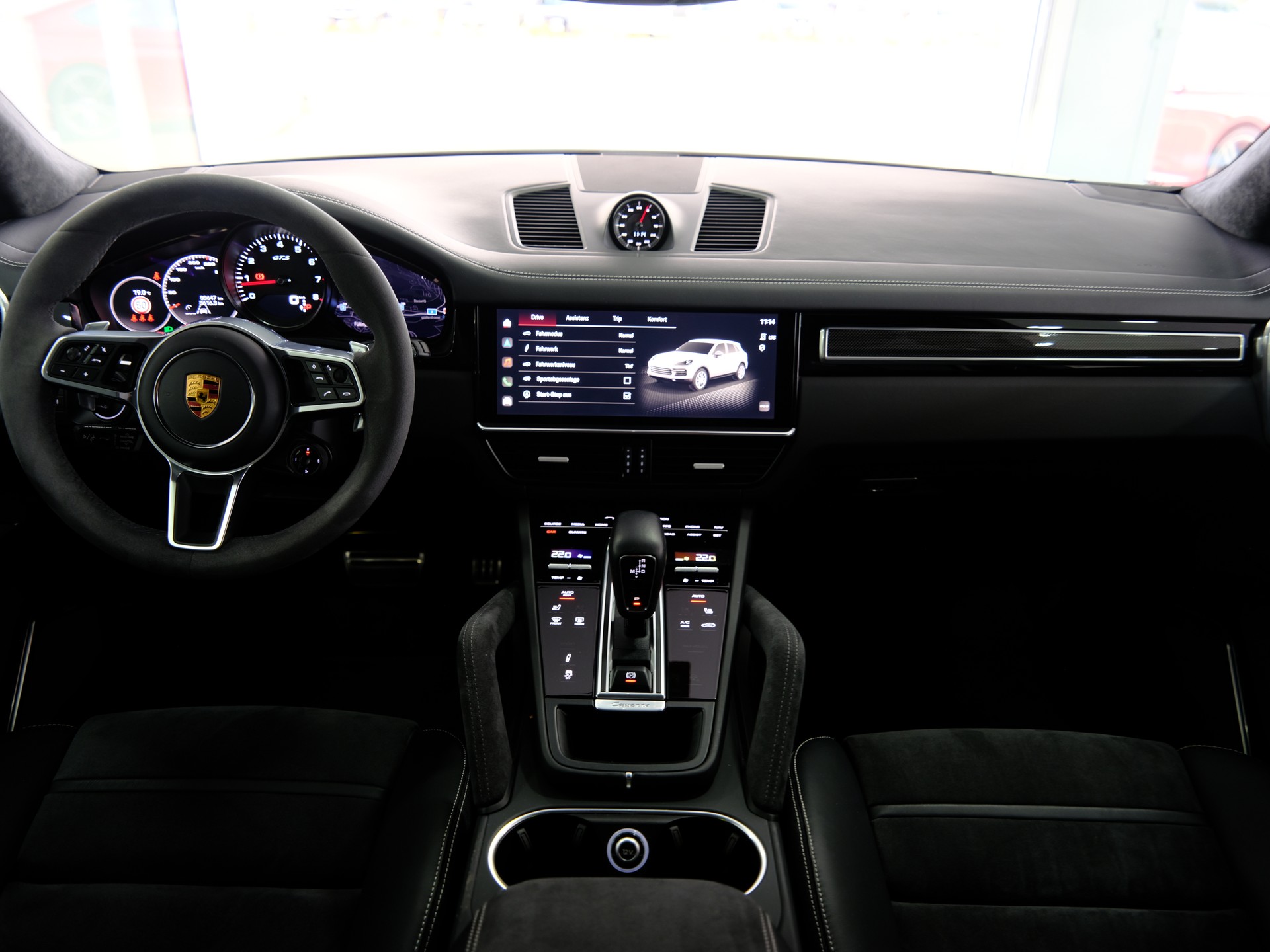PORSCHE Cayenne GTS *Burmester* *360° Kamera*-image-31