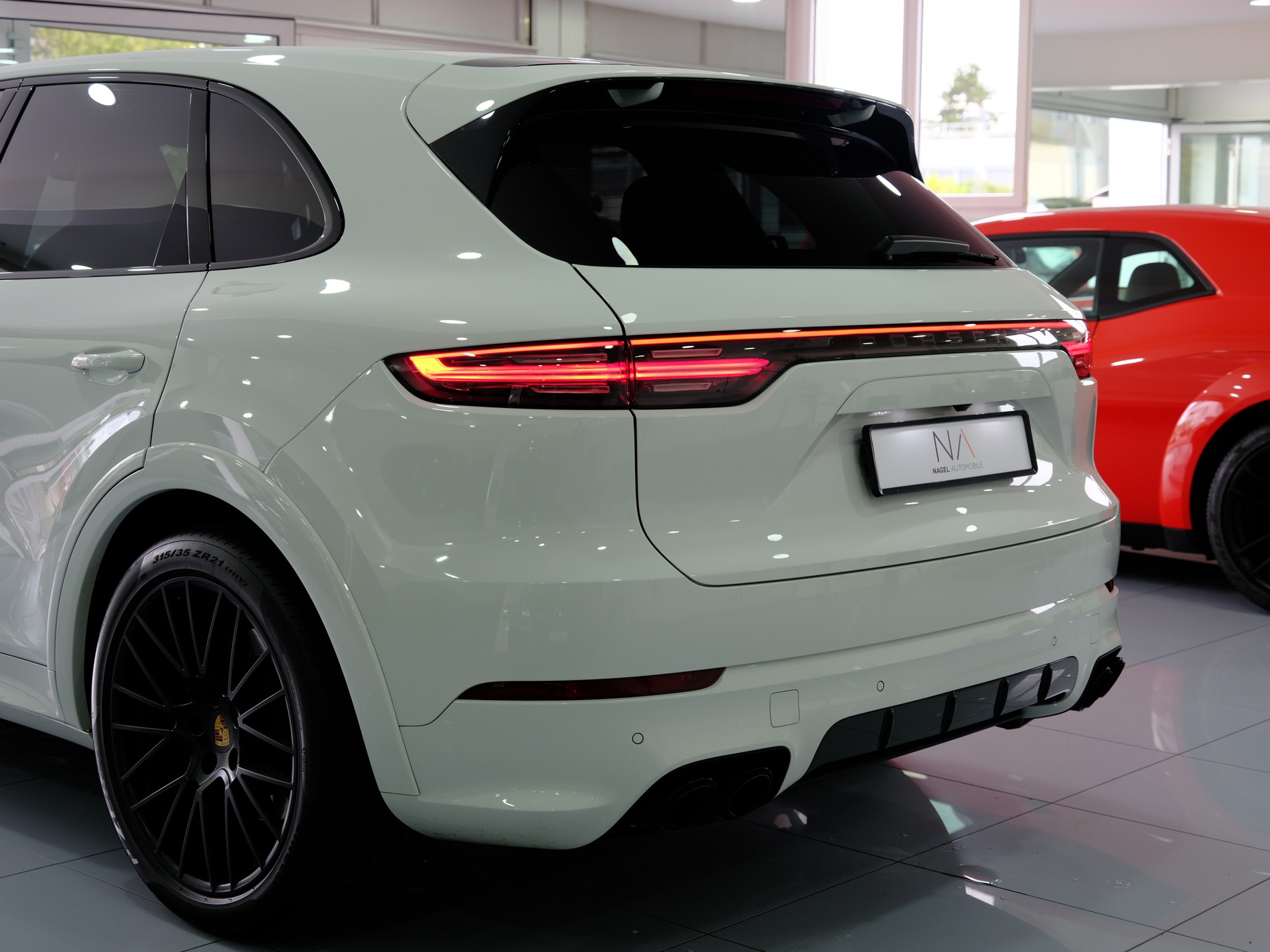 PORSCHE Cayenne GTS *Burmester* *360° Kamera*-image-15