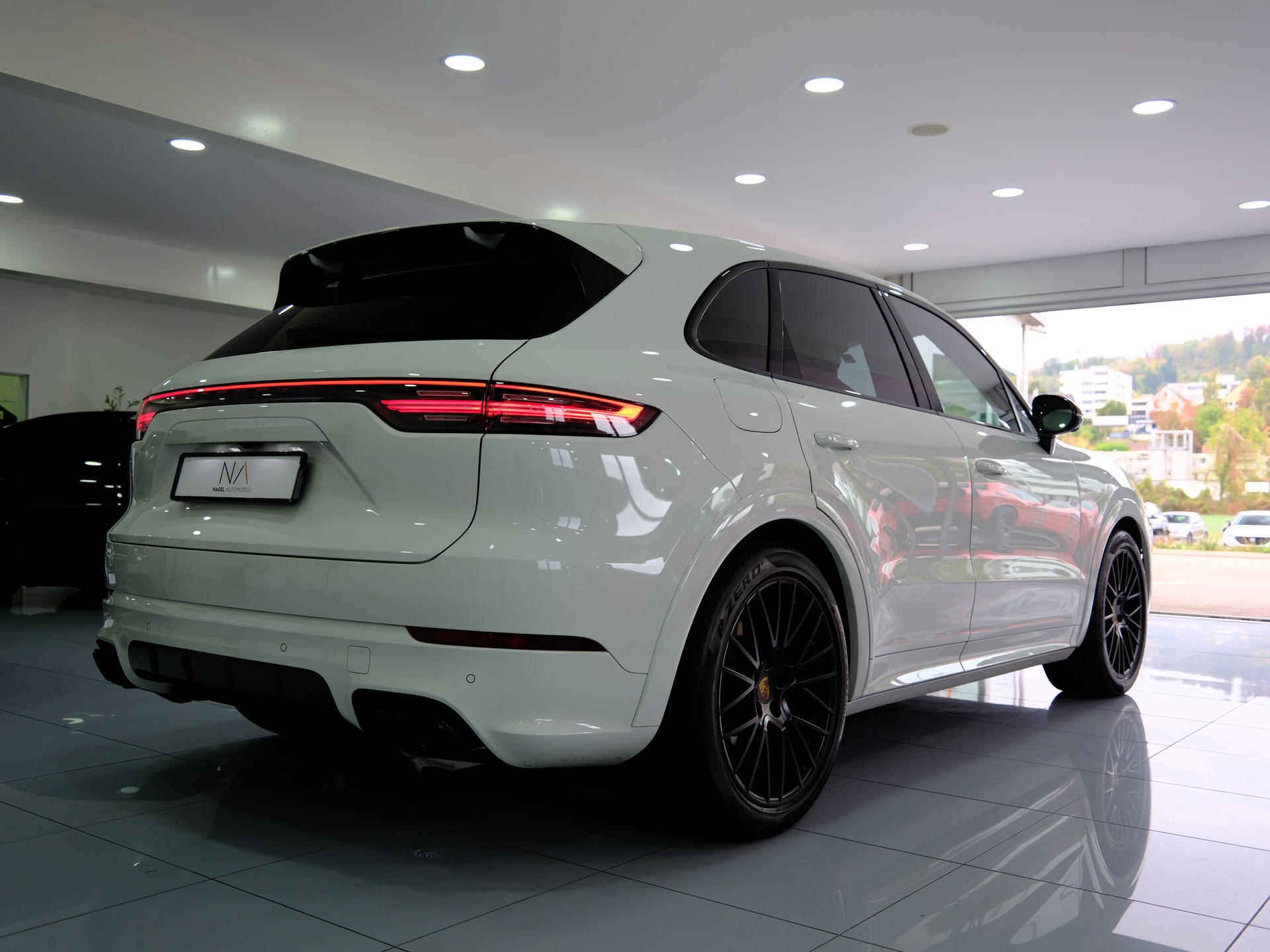 PORSCHE Cayenne GTS *Burmester* *360° Kamera*-image-6