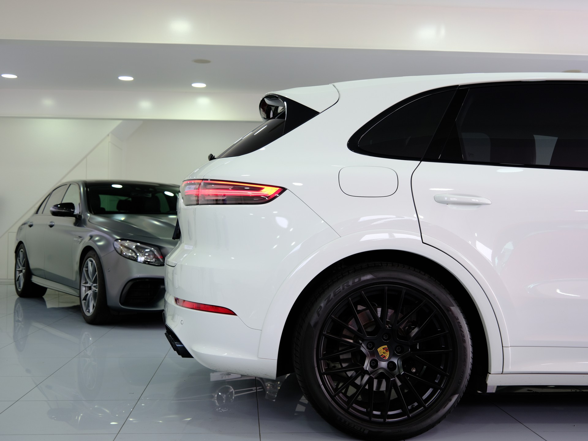 PORSCHE Cayenne GTS *Burmester* *360° Kamera*-image-7