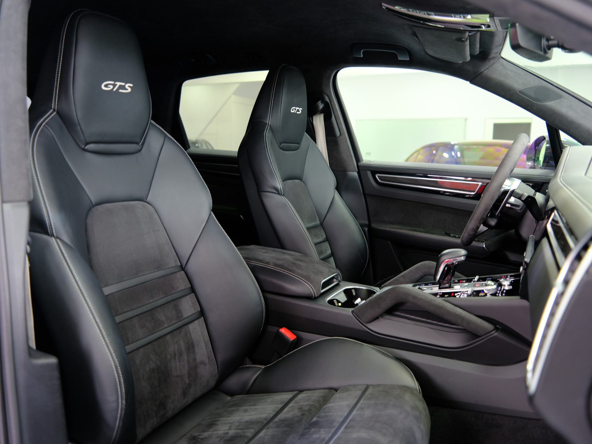 PORSCHE Cayenne GTS *Burmester* *360° Kamera*-image-22
