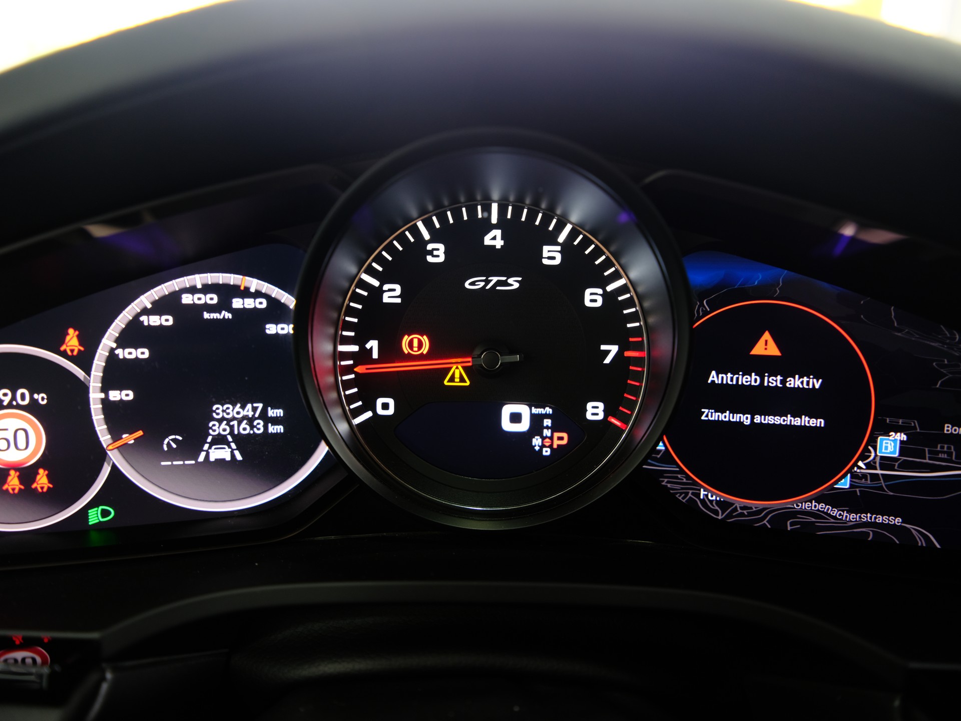 PORSCHE Cayenne GTS *Burmester* *360° Kamera*-image-27