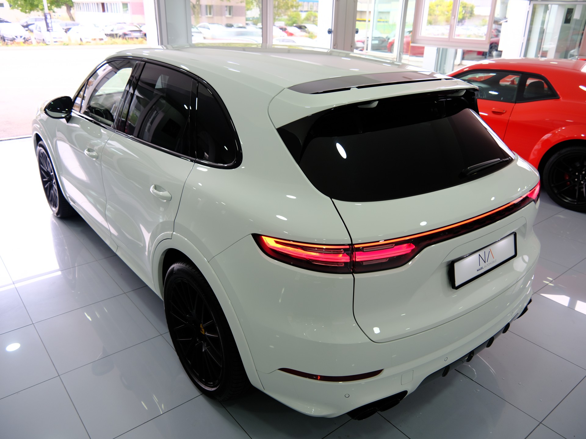 PORSCHE Cayenne GTS *Burmester* *360° Kamera*-image-14