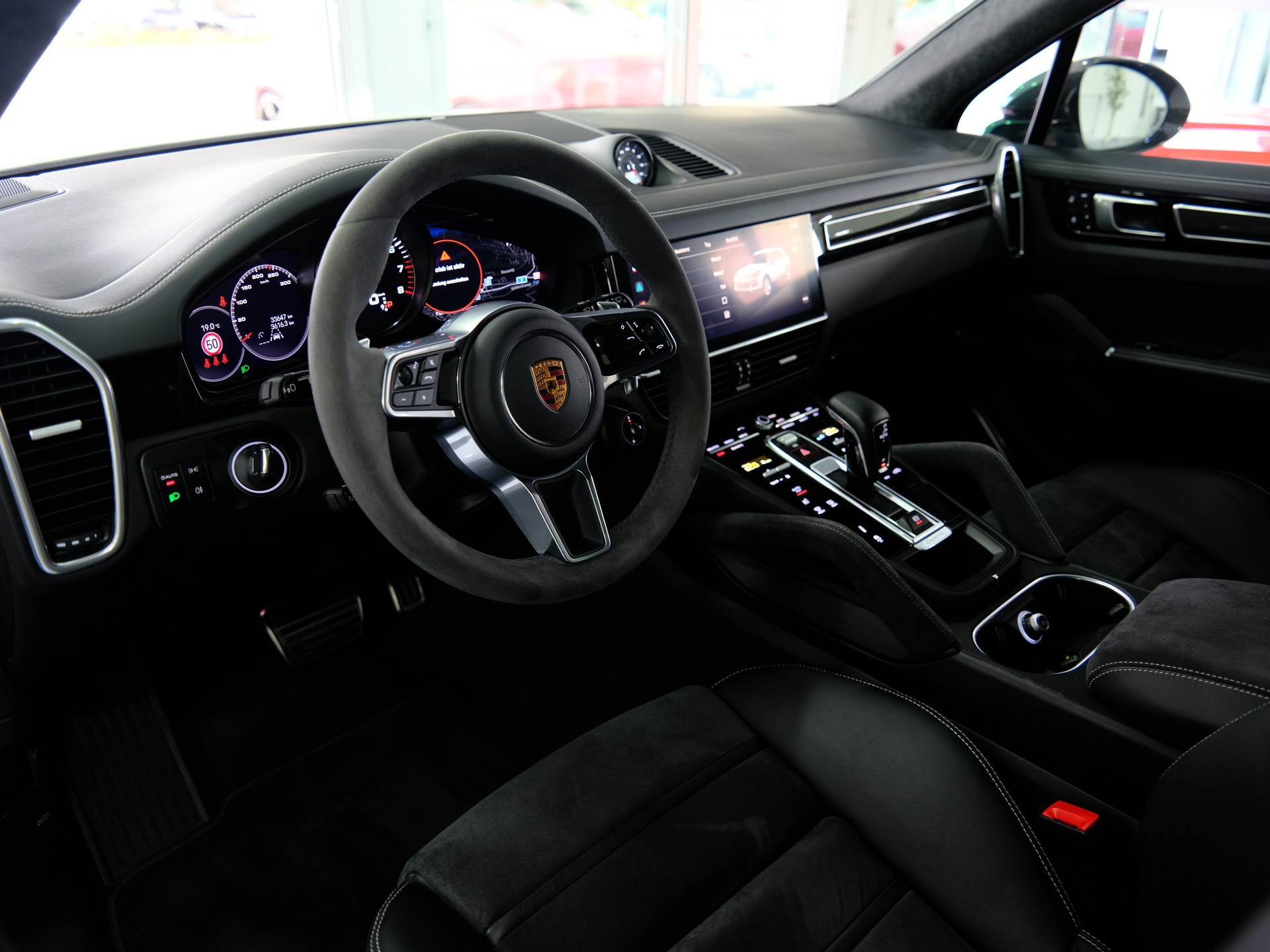 PORSCHE Cayenne GTS *Burmester* *360° Kamera*-image-17