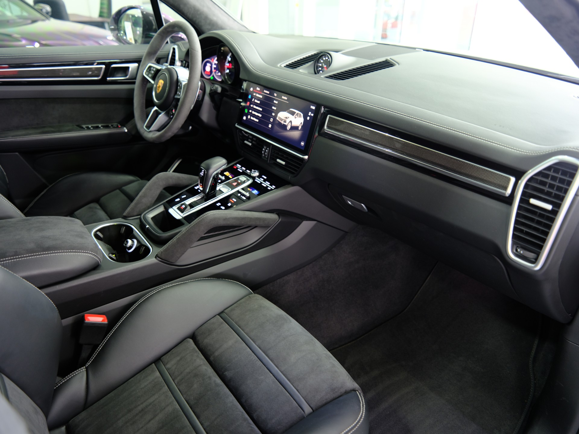 PORSCHE Cayenne GTS *Burmester* *360° Kamera*-image-21