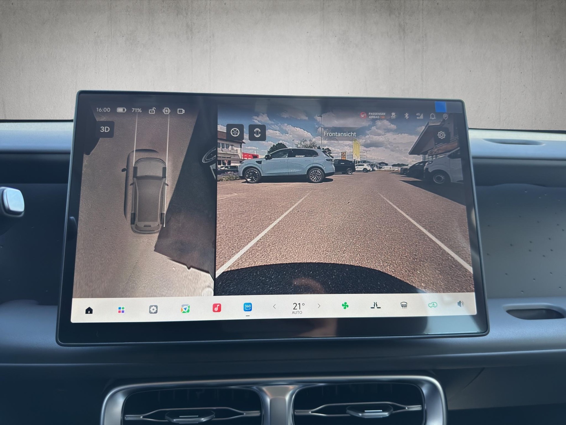 LEAPMOTOR B10 EV-image-13
