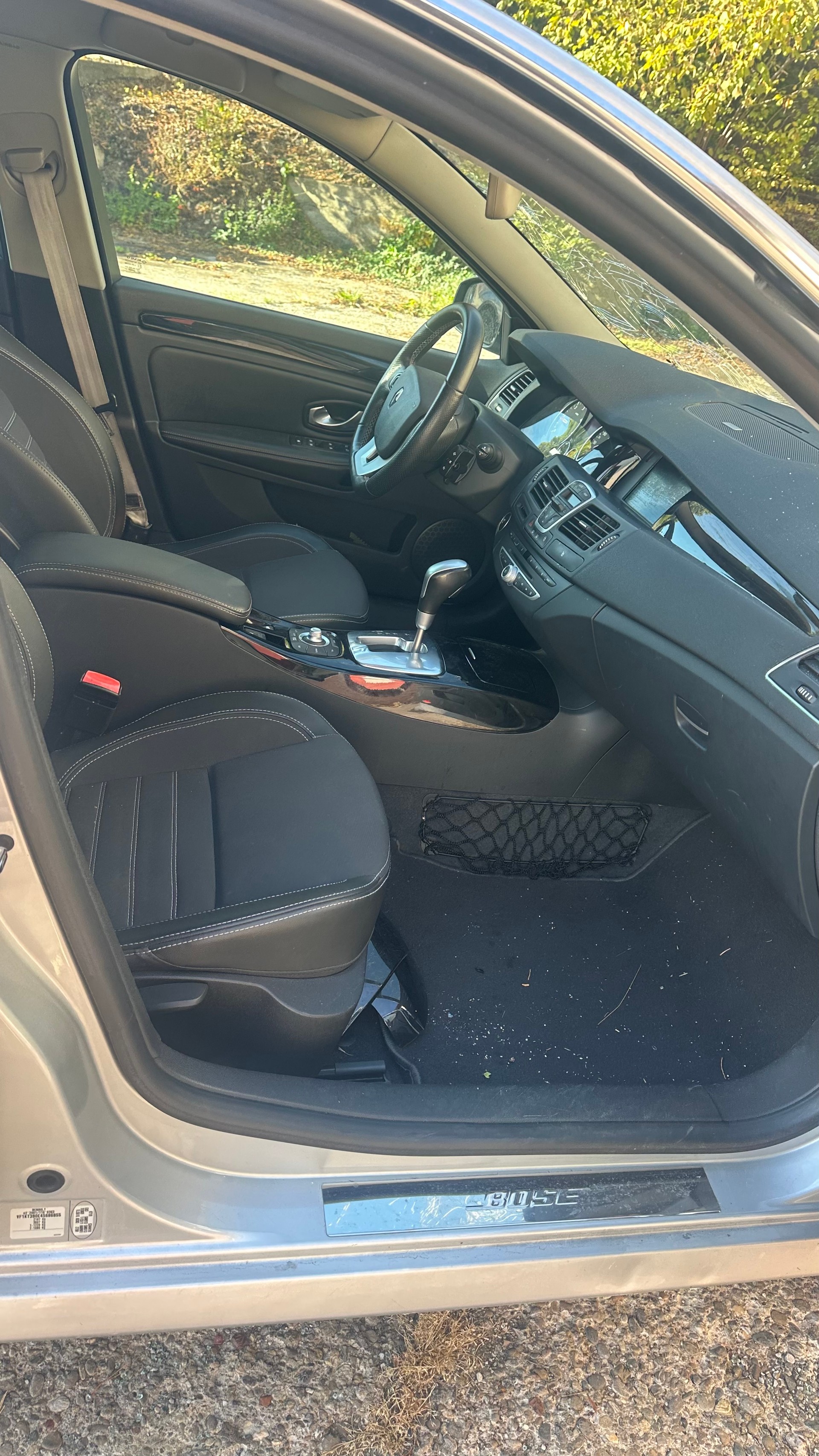 RENAULT Laguna Grandtour 2.0 dCi Dynamique Automatic-image-13