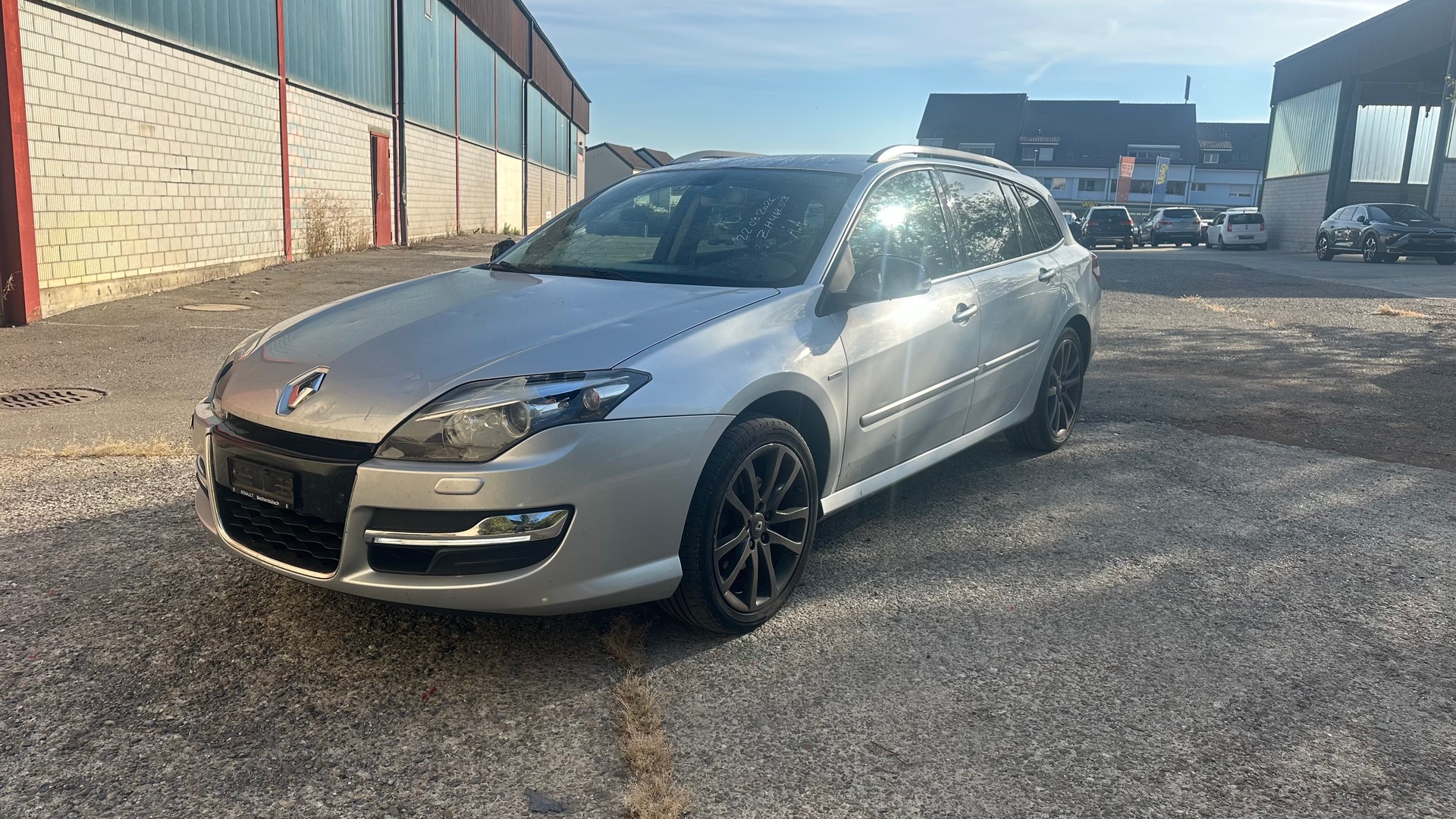 RENAULT Laguna Grandtour 2.0 dCi Dynamique Automatic-image-8