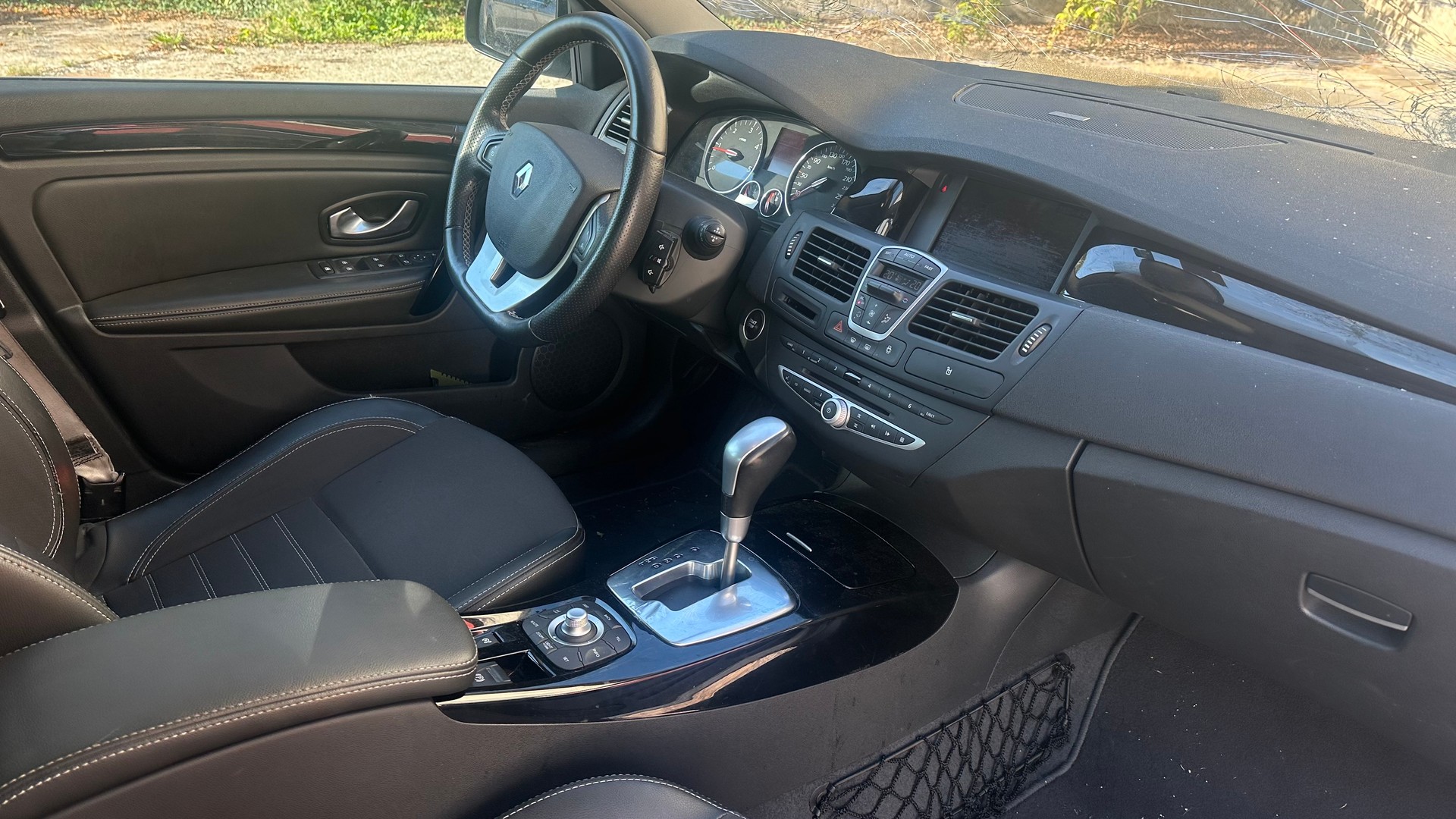 RENAULT Laguna Grandtour 2.0 dCi Dynamique Automatic-image-4