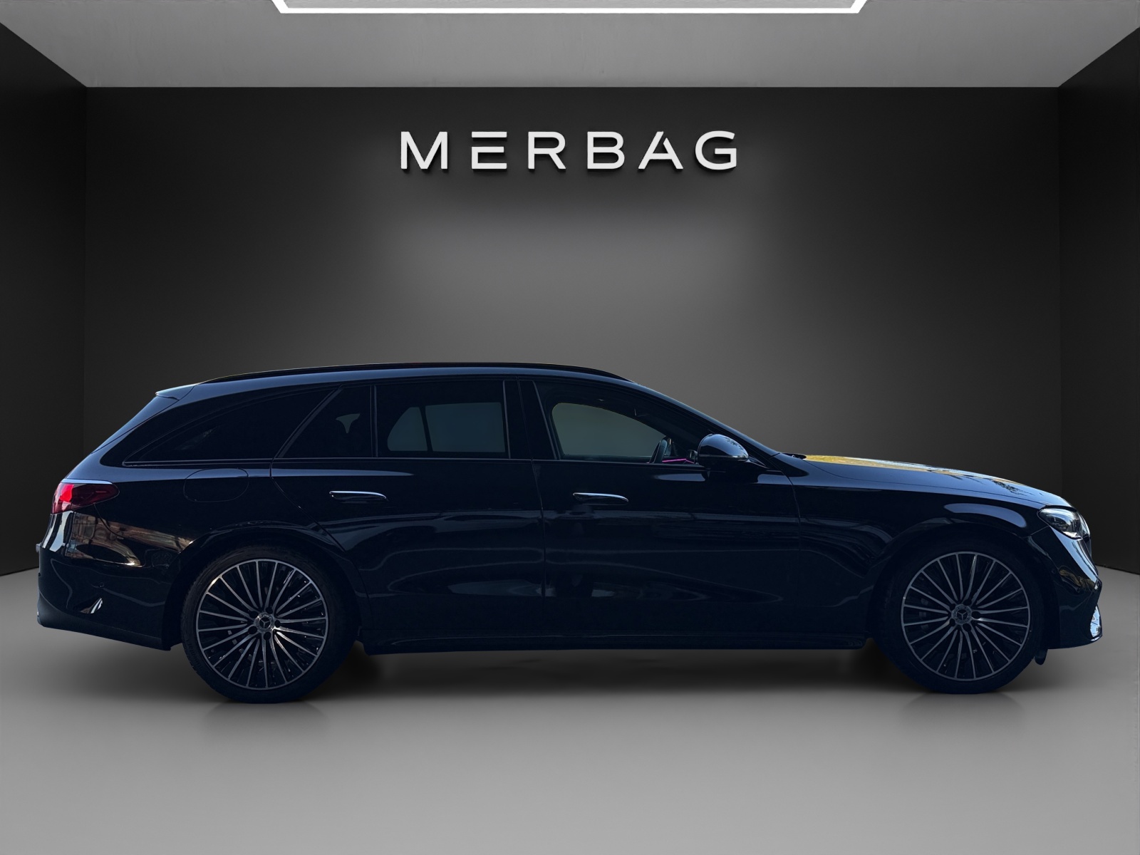 MERCEDES-BENZ E 220 d T 4Matic 9G-Tronic-image-5