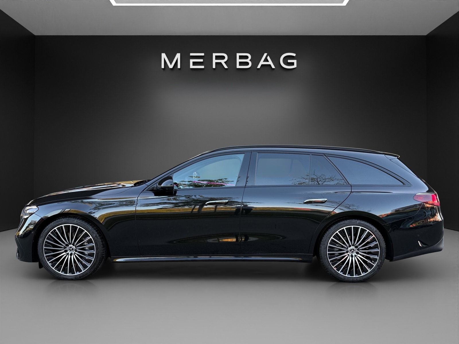 MERCEDES-BENZ E 220 d T 4Matic 9G-Tronic-image-4