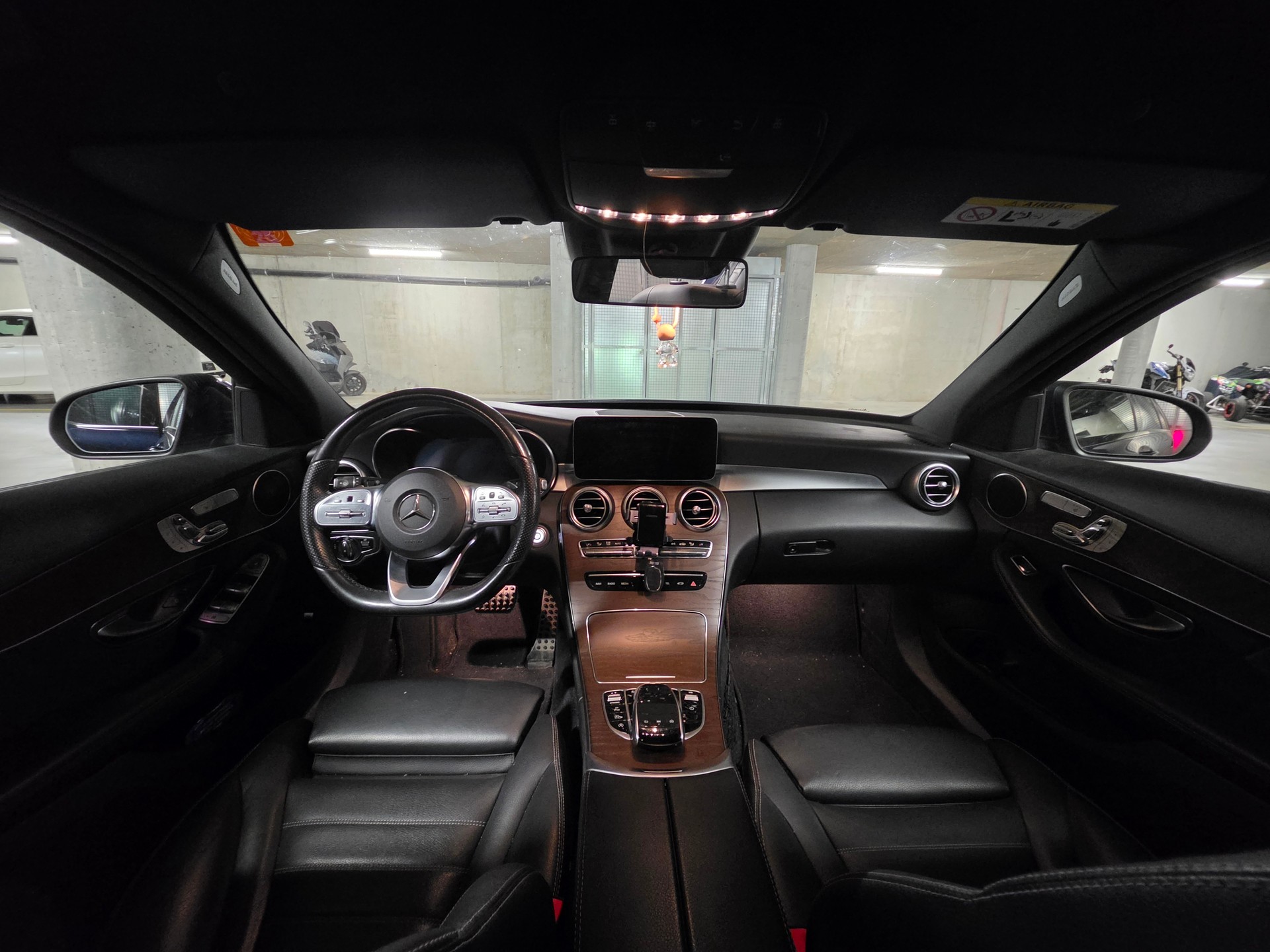 MERCEDES-BENZ C 400 AMG Line 4matic-image-4