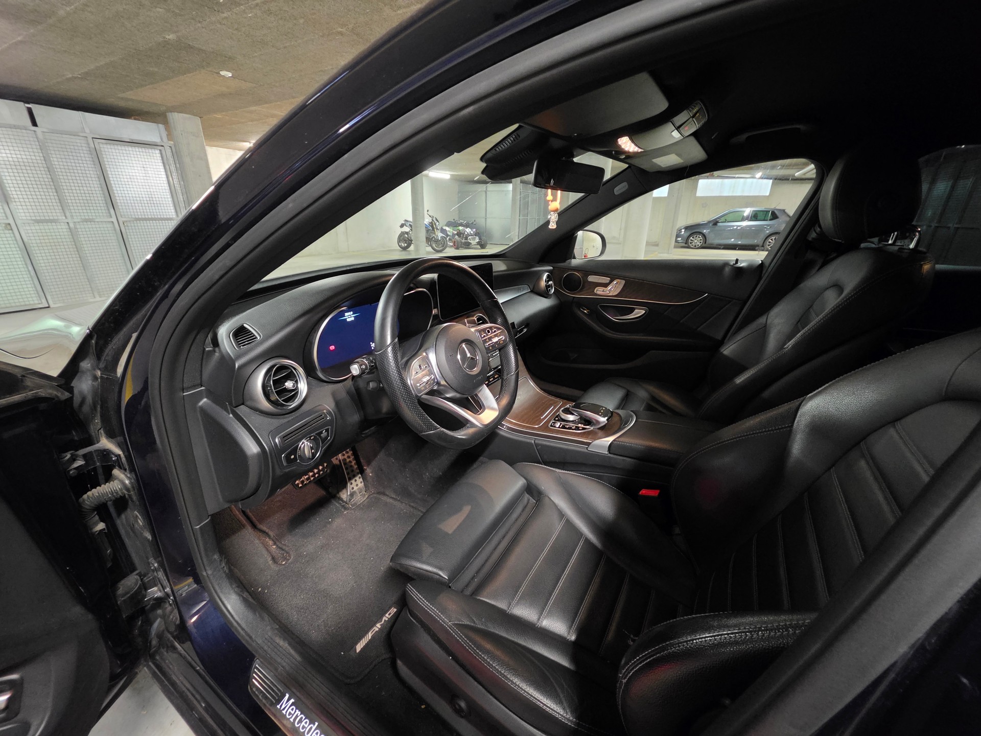 MERCEDES-BENZ C 400 AMG Line 4matic-image-6