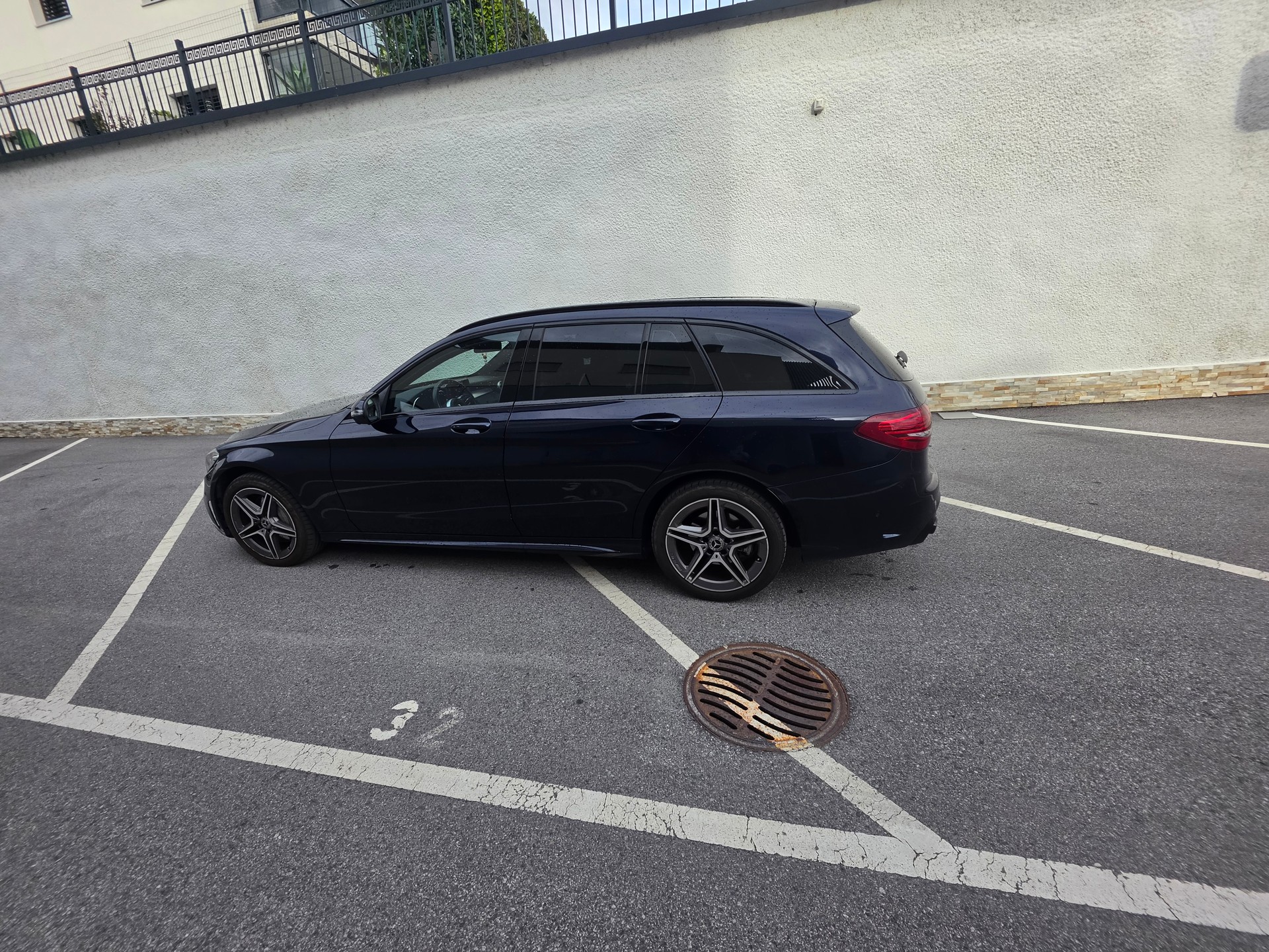 MERCEDES-BENZ C 400 AMG Line 4matic-image-0