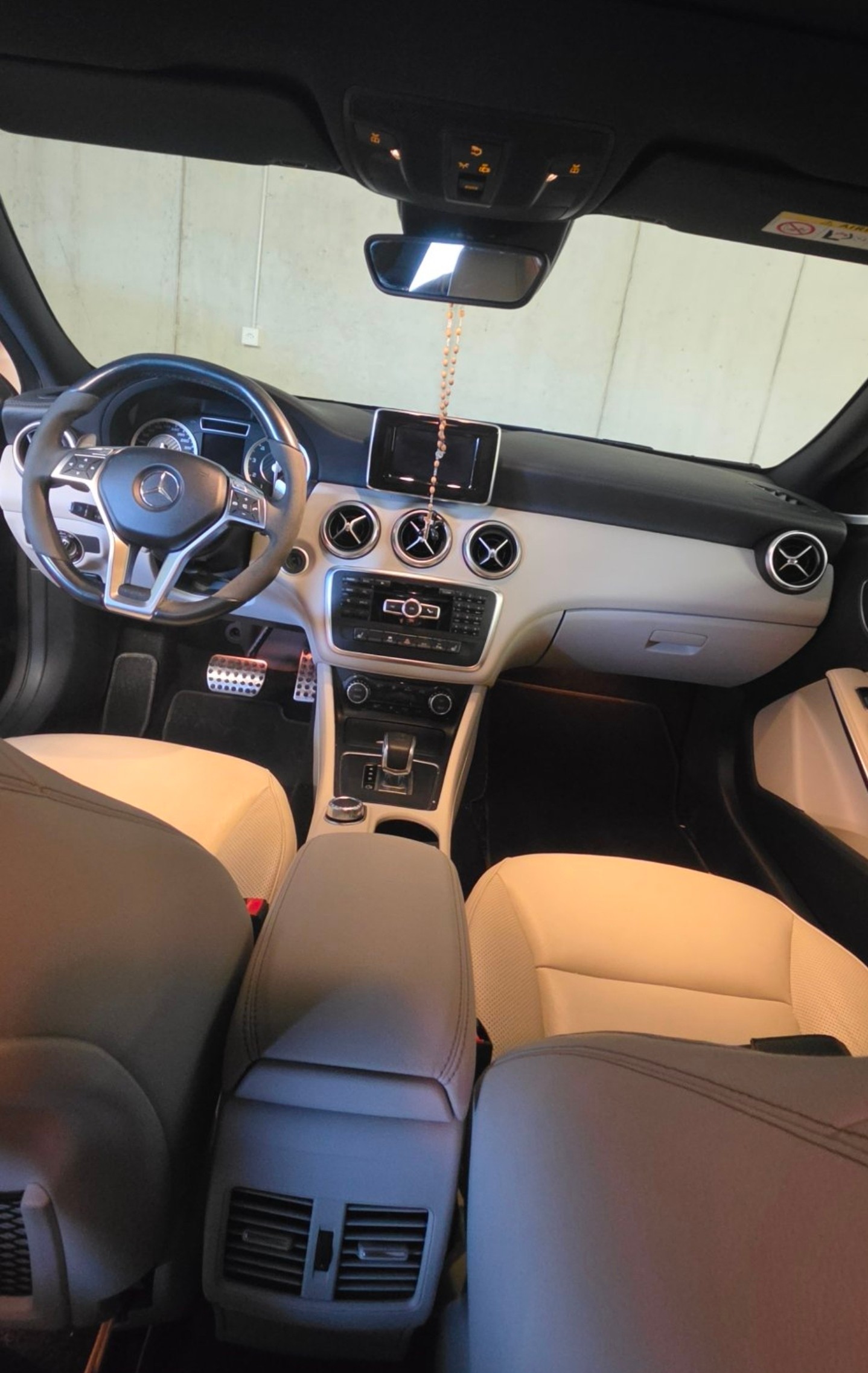 MERCEDES-BENZ A 45 AMG 4m-image-4