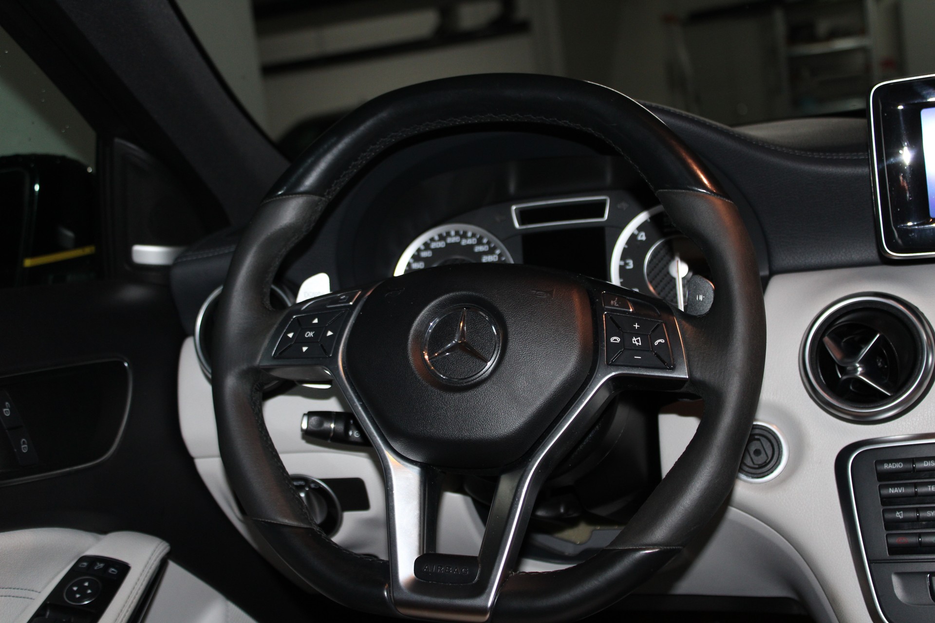 MERCEDES-BENZ A 45 AMG 4m-image-2