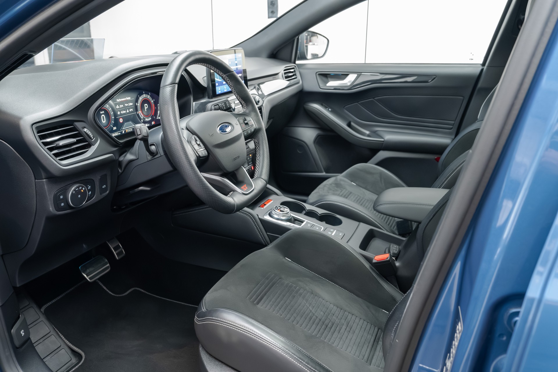 FORD Focus ST 2.3 Styling Performance-image-13