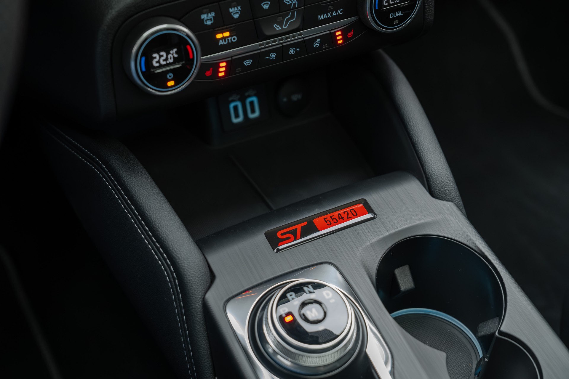 FORD Focus ST 2.3 Styling Performance-image-10