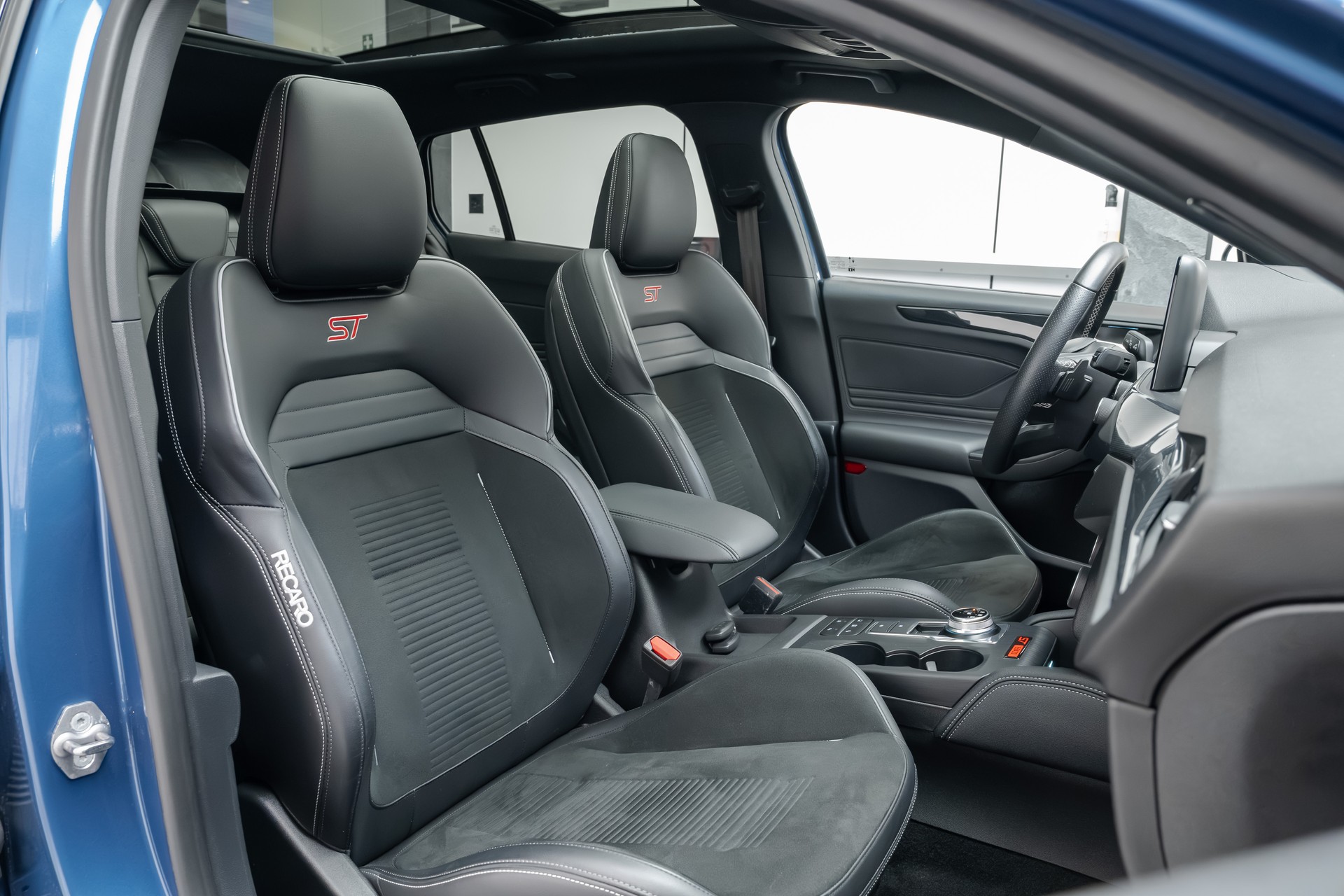 FORD Focus ST 2.3 Styling Performance-image-9