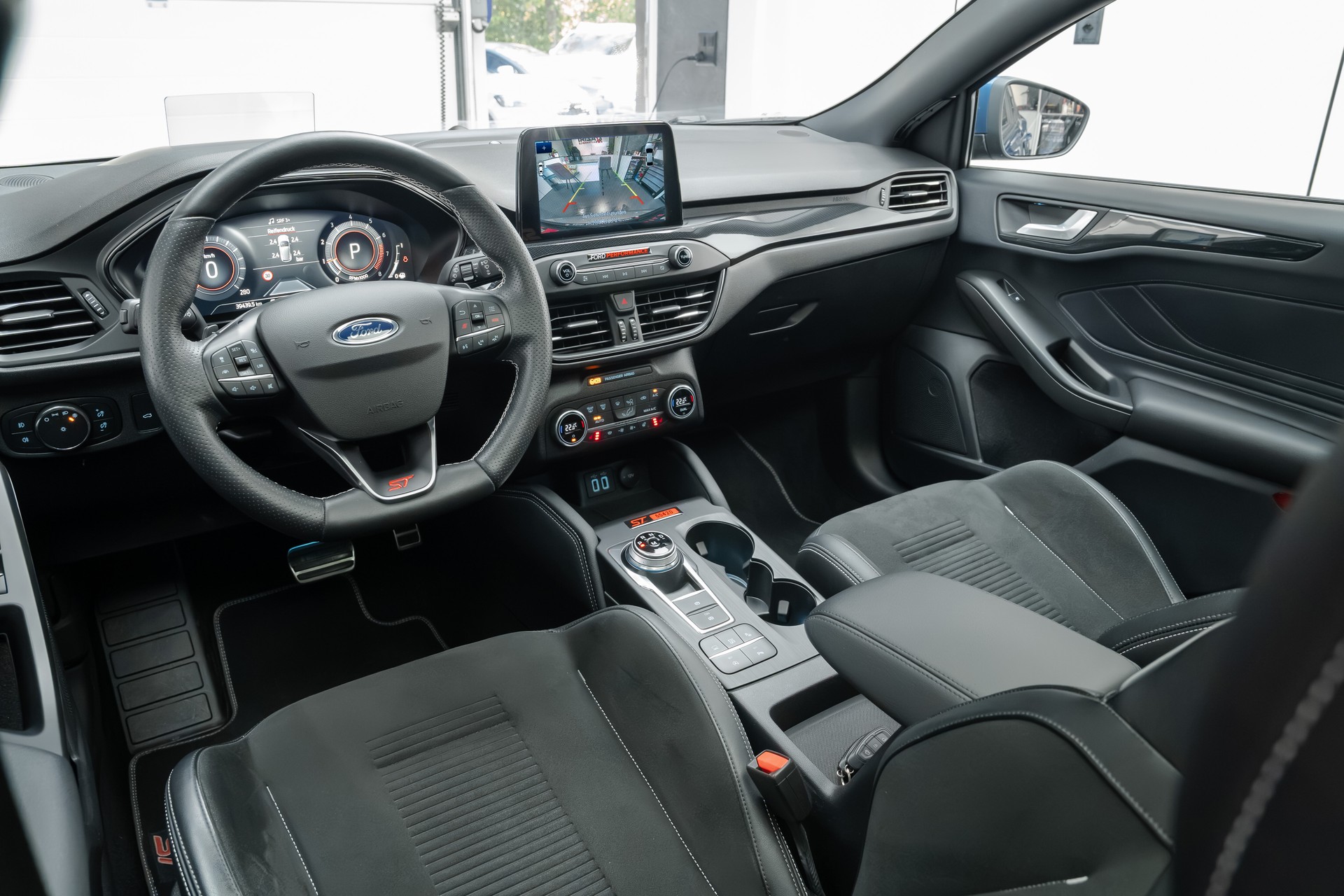 FORD Focus ST 2.3 Styling Performance-image-11