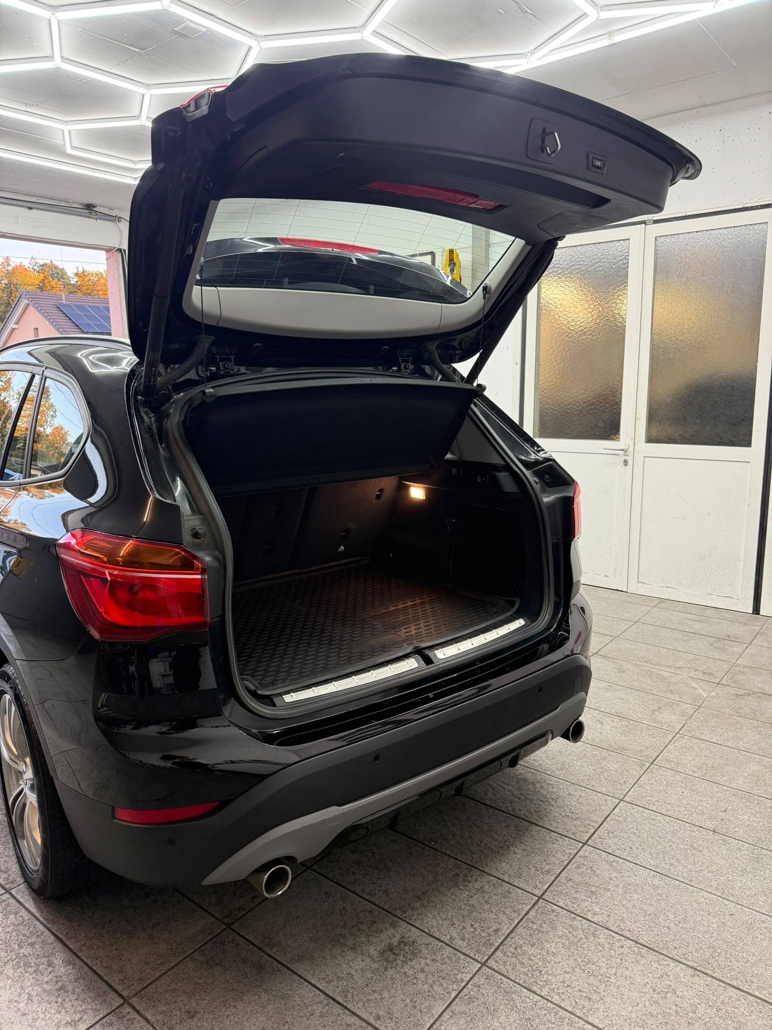 BMW X1 xDrive 18d Swiss Advantage Sport Steptronic-image-3
