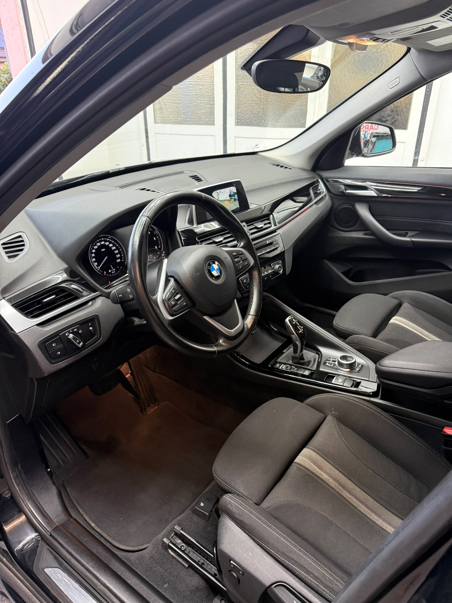 BMW X1 xDrive 18d Swiss Advantage Sport Steptronic-image-5