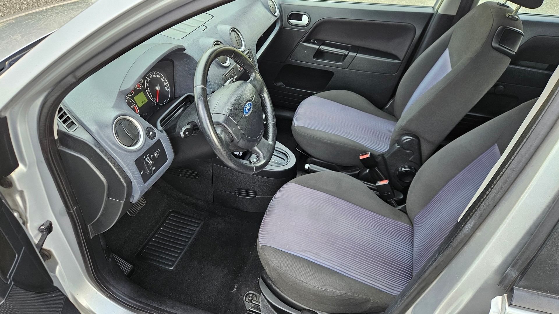 FORD Fusion 1.6 16V Trend-image-9