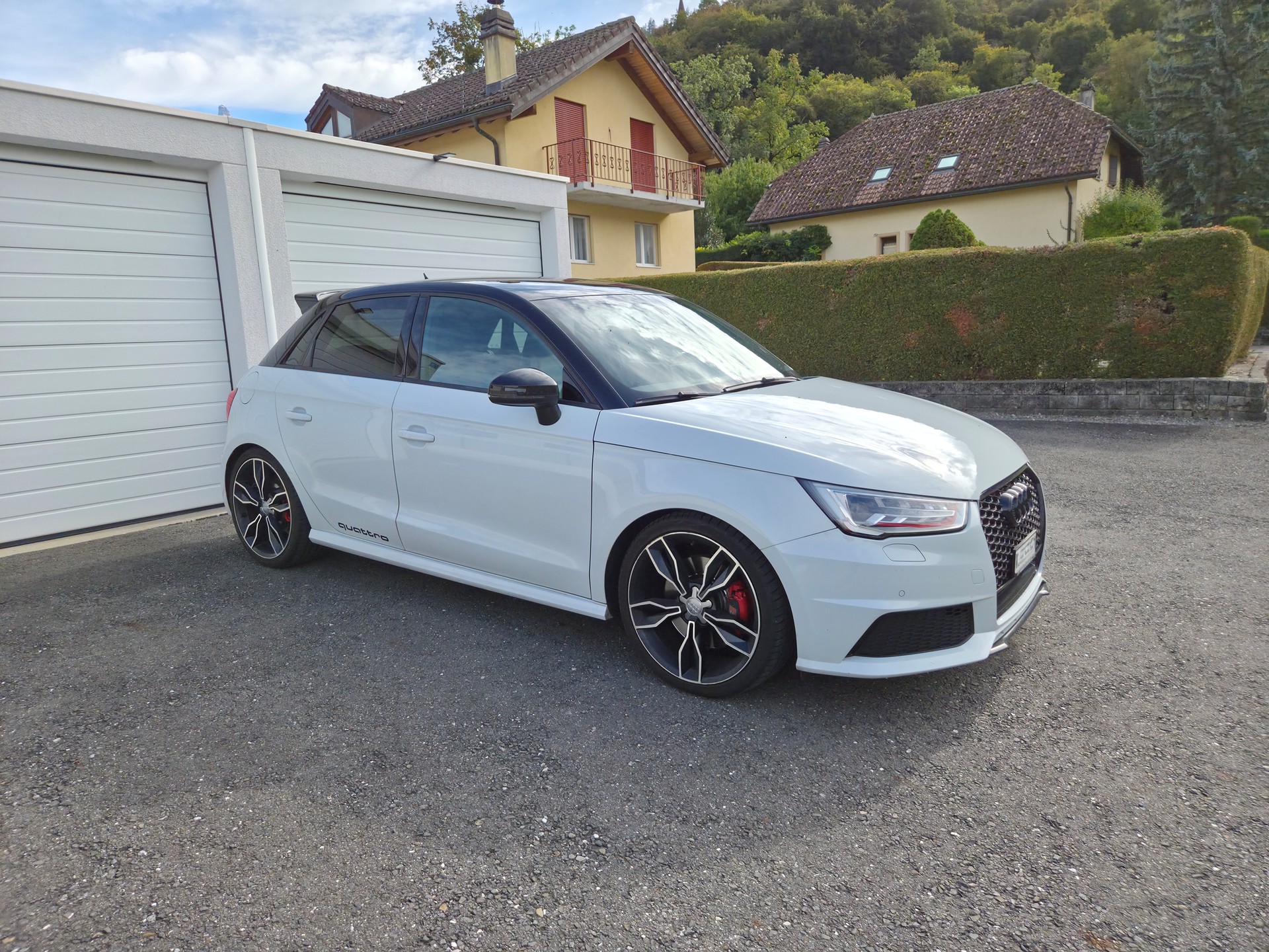 AUDI S1 Sportback quattro 2.0 TFSI-image-3