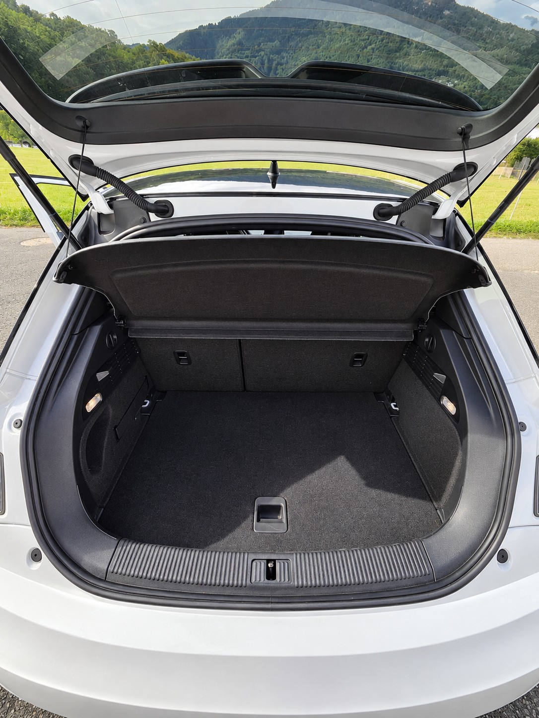 AUDI S1 Sportback quattro 2.0 TFSI-image-12