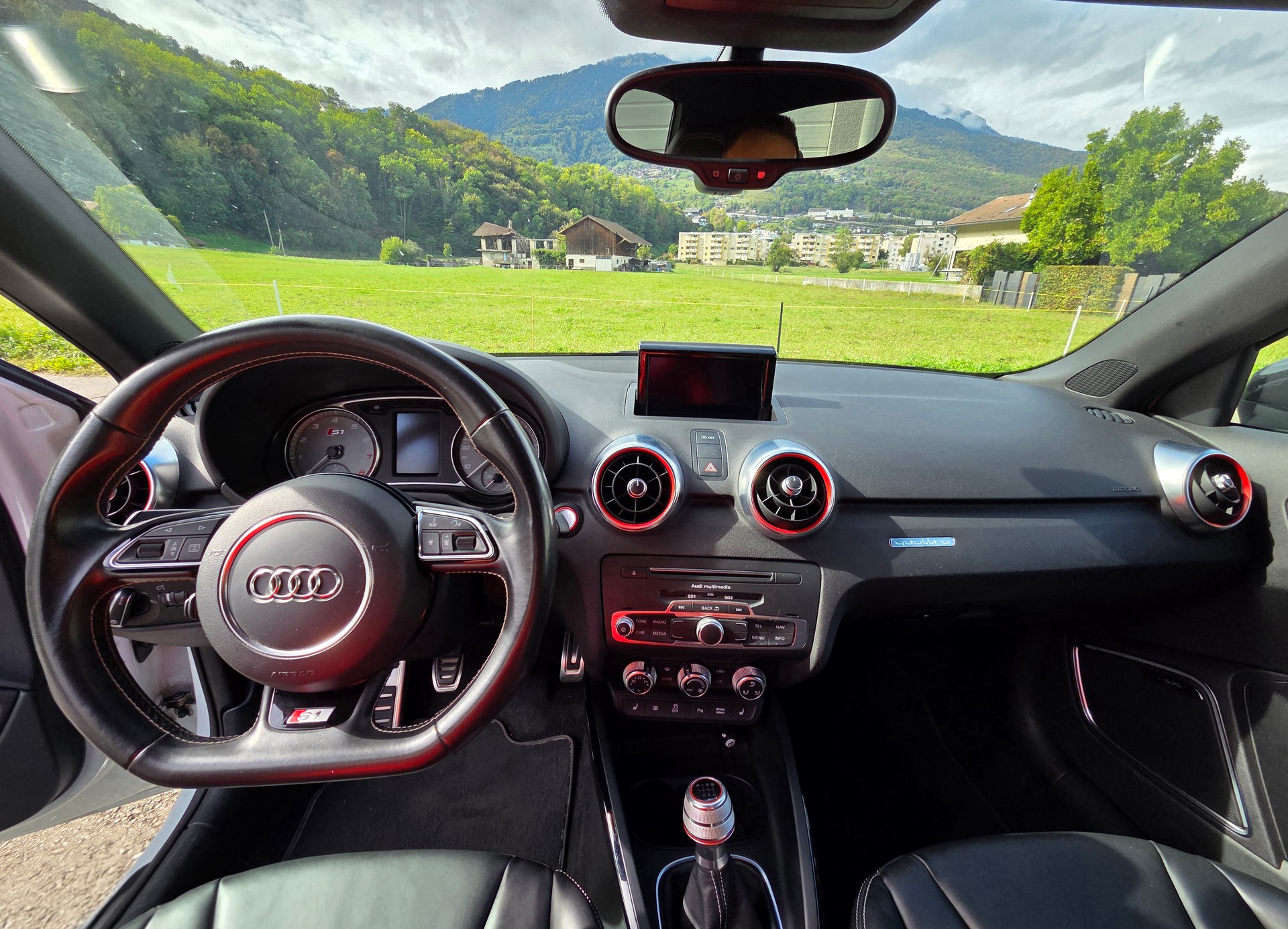 AUDI S1 Sportback quattro 2.0 TFSI-image-9