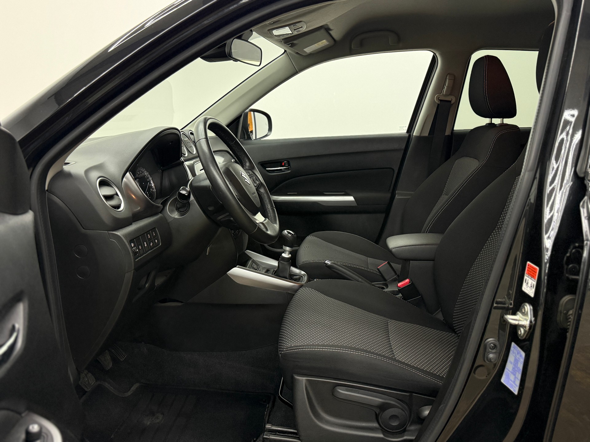 SUZUKI Vitara 1.4 Boosterjet Compact Top-image-18