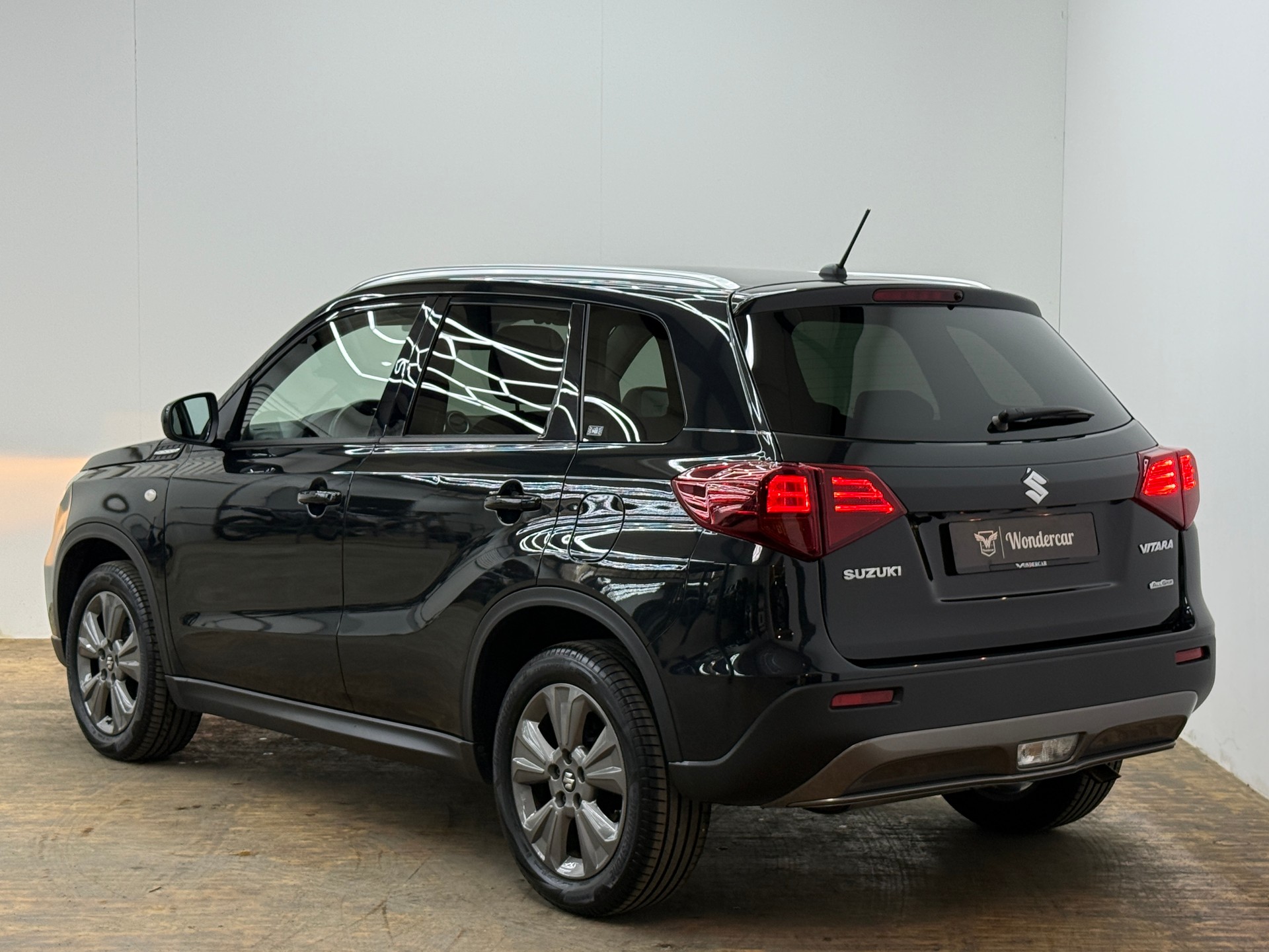 SUZUKI Vitara 1.4 Boosterjet Compact Top-image-9