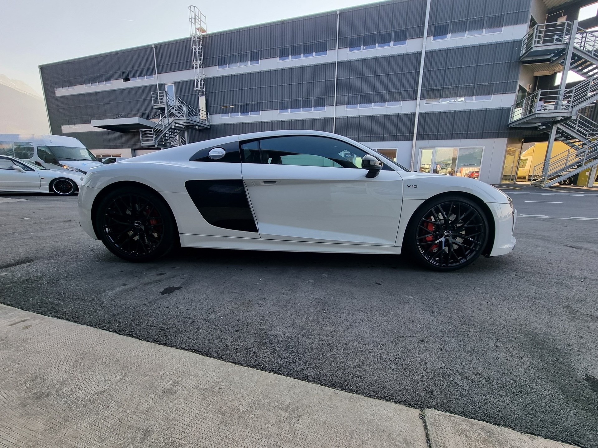 AUDI R8 Coupé 5.2 RWS S-Tronic-image-6