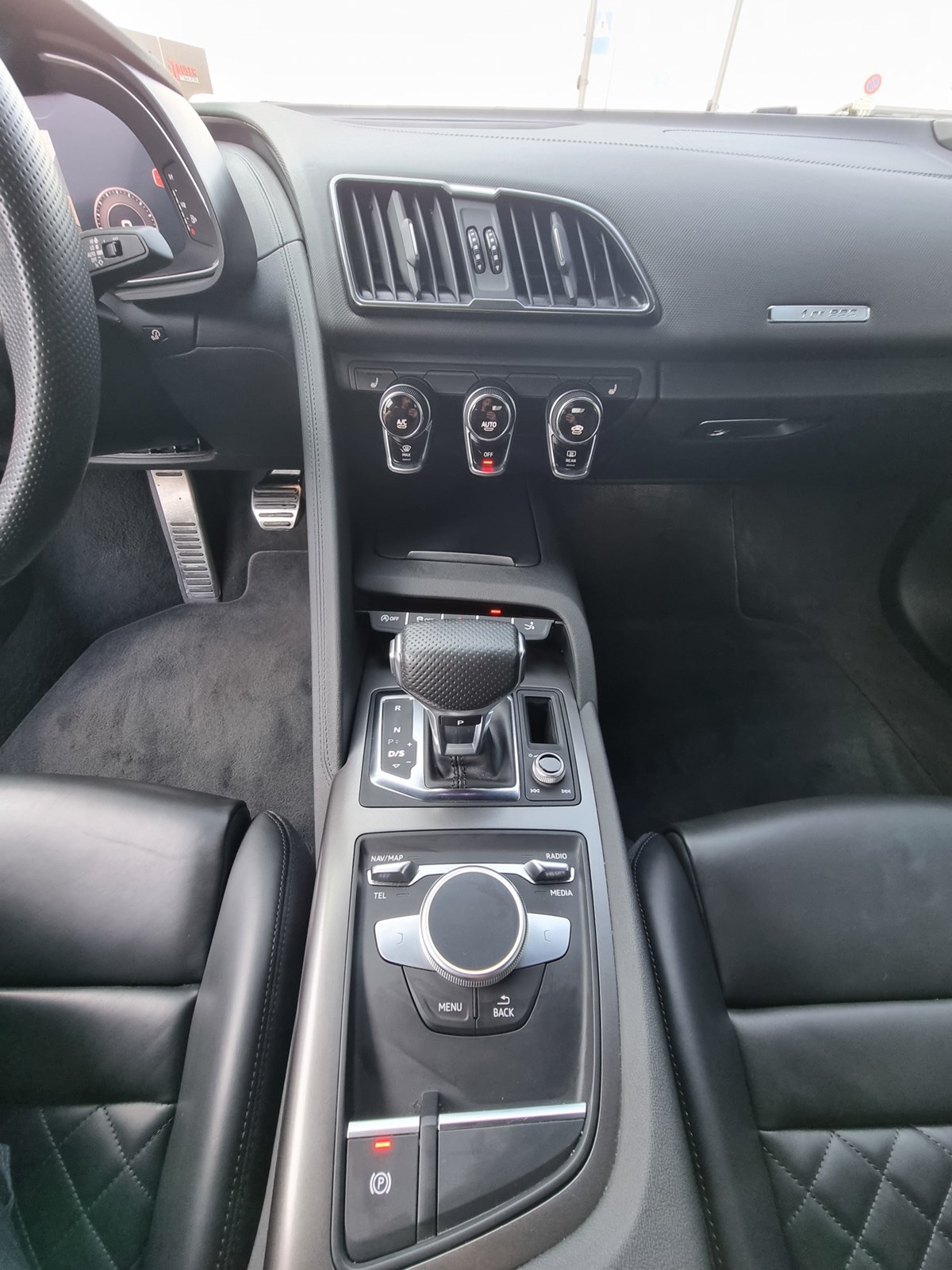 AUDI R8 Coupé 5.2 RWS S-Tronic-image-12