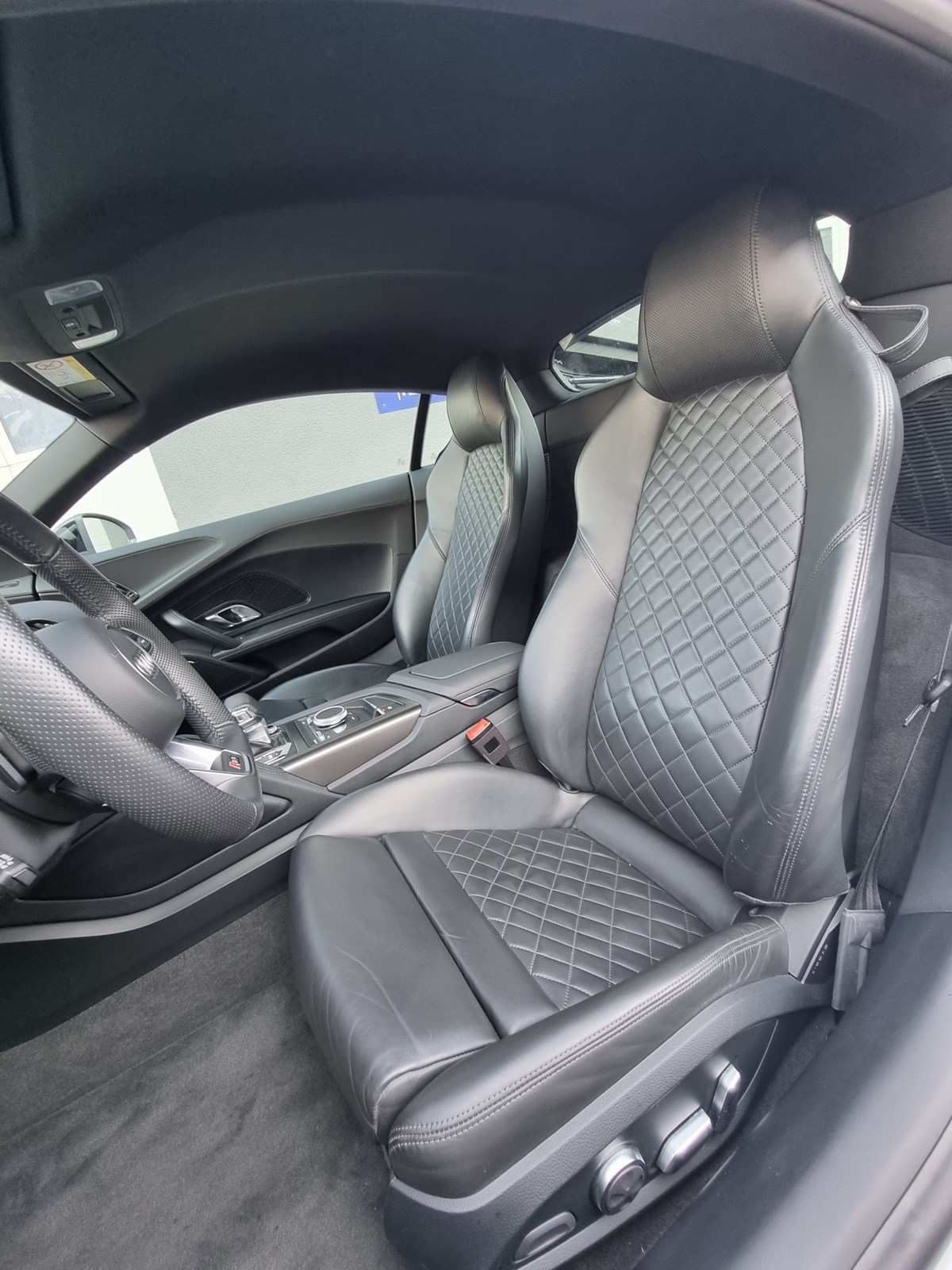 AUDI R8 Coupé 5.2 RWS S-Tronic-image-10