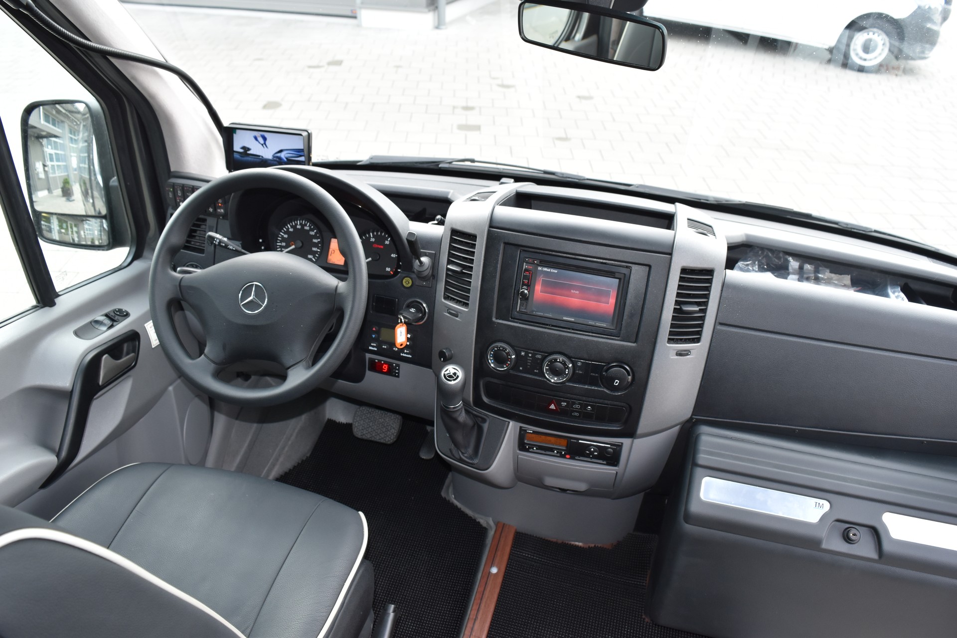 MERCEDES-BENZ Sprinter 519 CDI-image-4