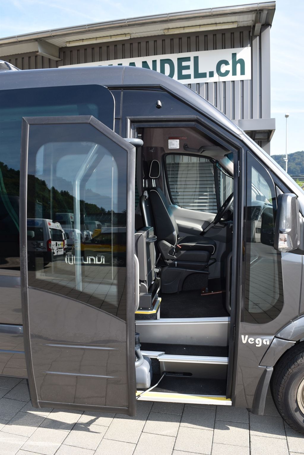 MERCEDES-BENZ Sprinter 519 CDI-image-2