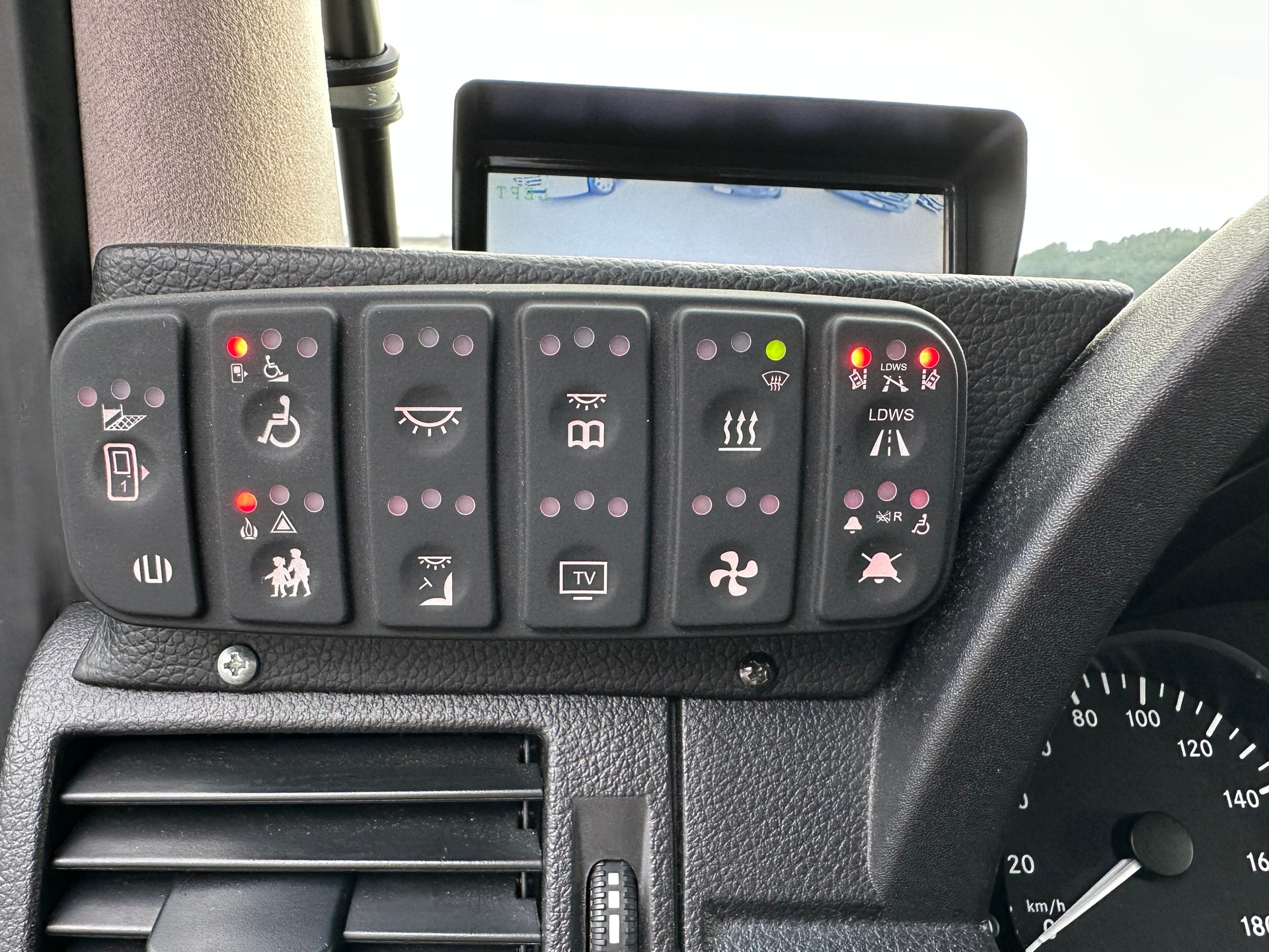 MERCEDES-BENZ Sprinter 519 CDI-image-7