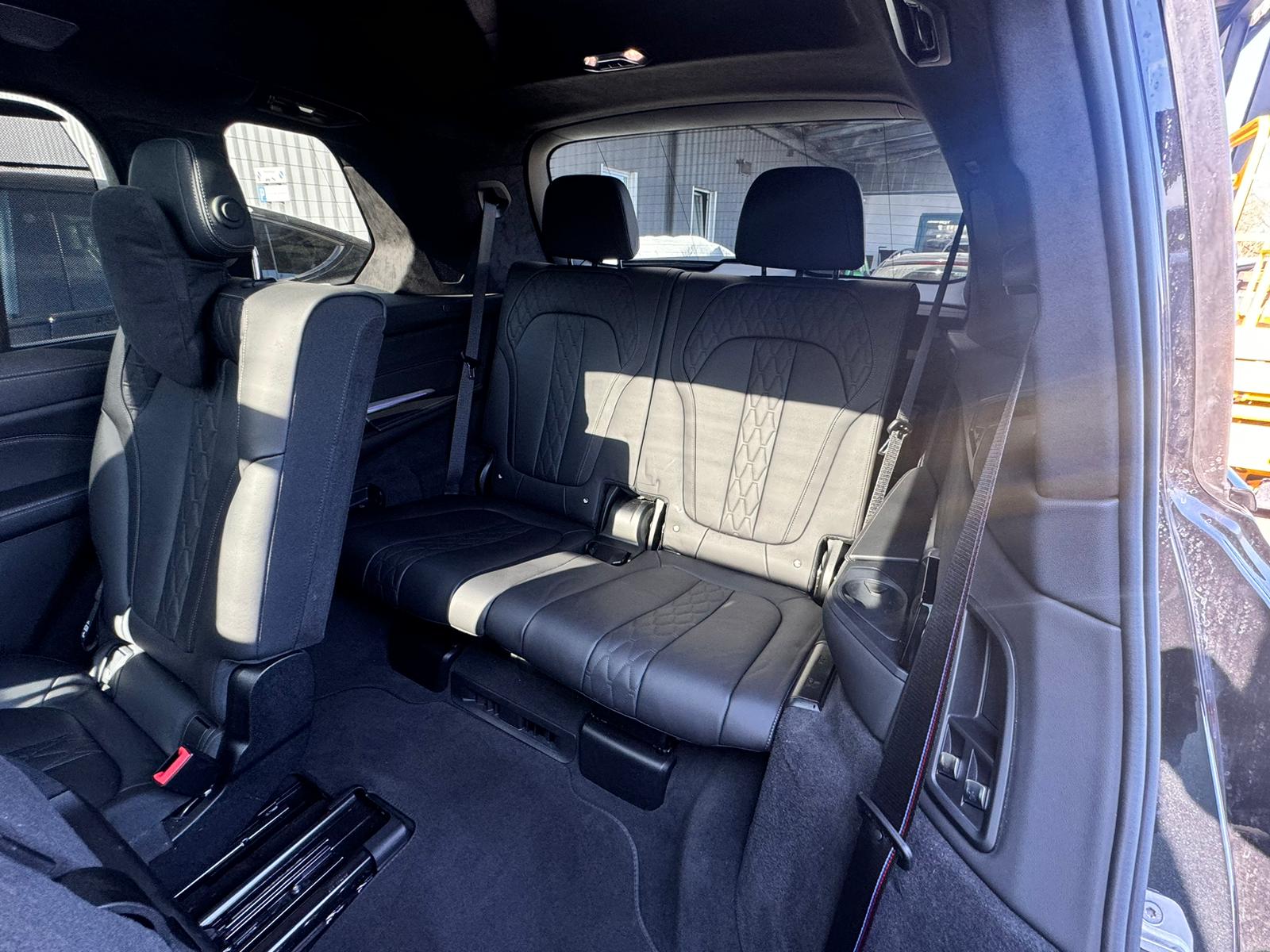 BMW X7 40d xDrive SAG *CH-FAHRZEUG*-image-8