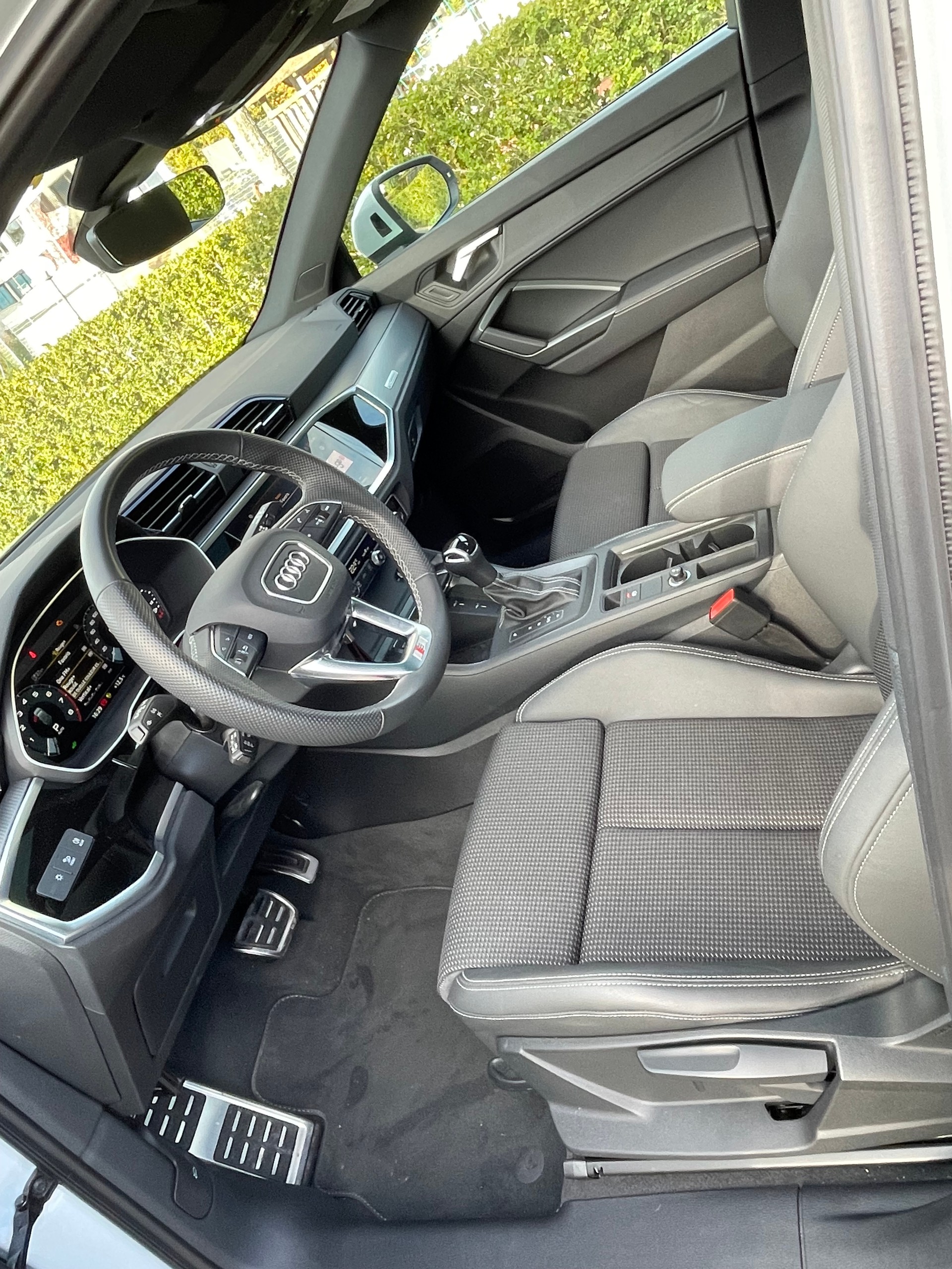 AUDI 45 TFSI e S line S-tronic-image-7