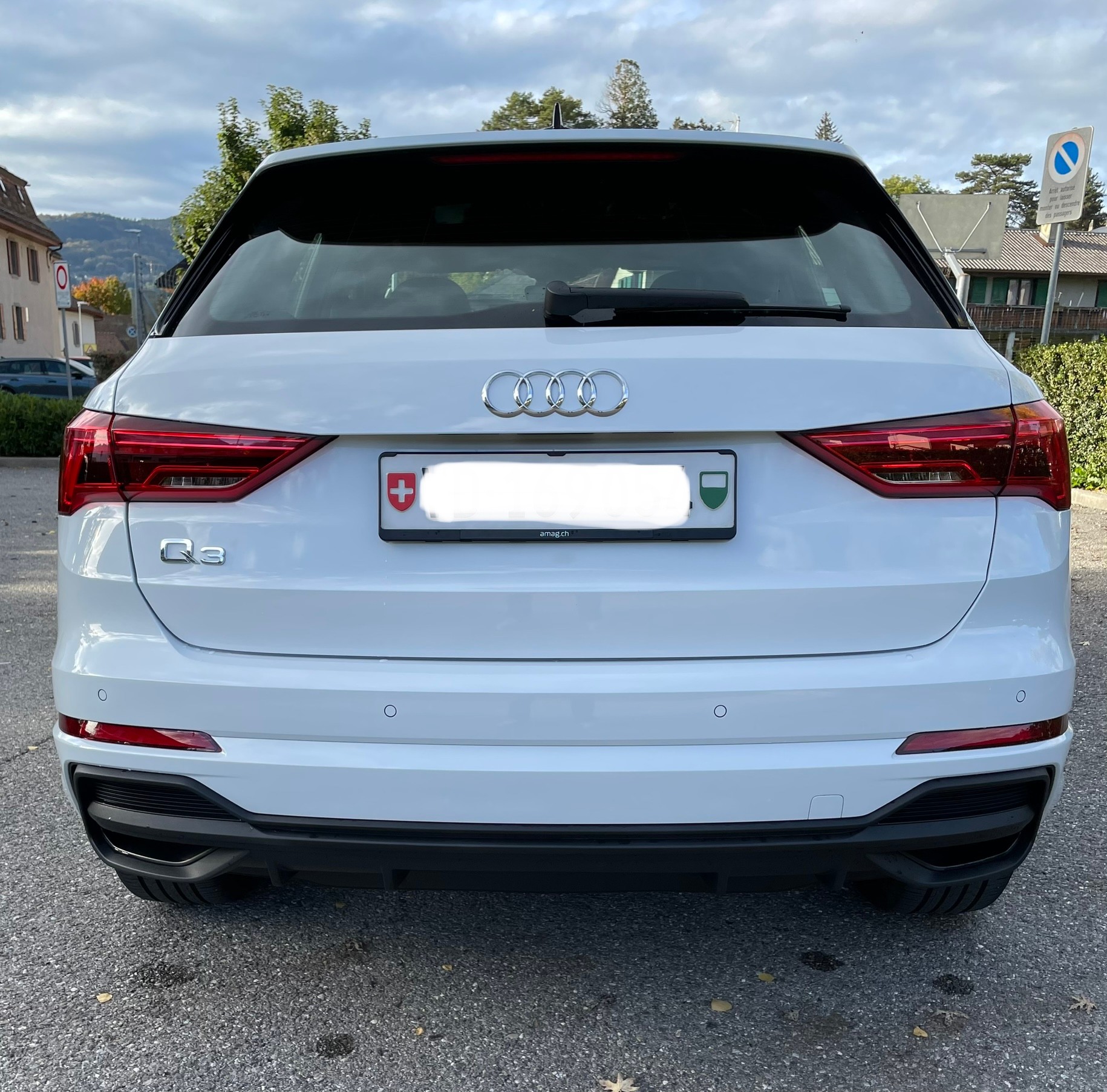 AUDI 45 TFSI e S line S-tronic-image-4