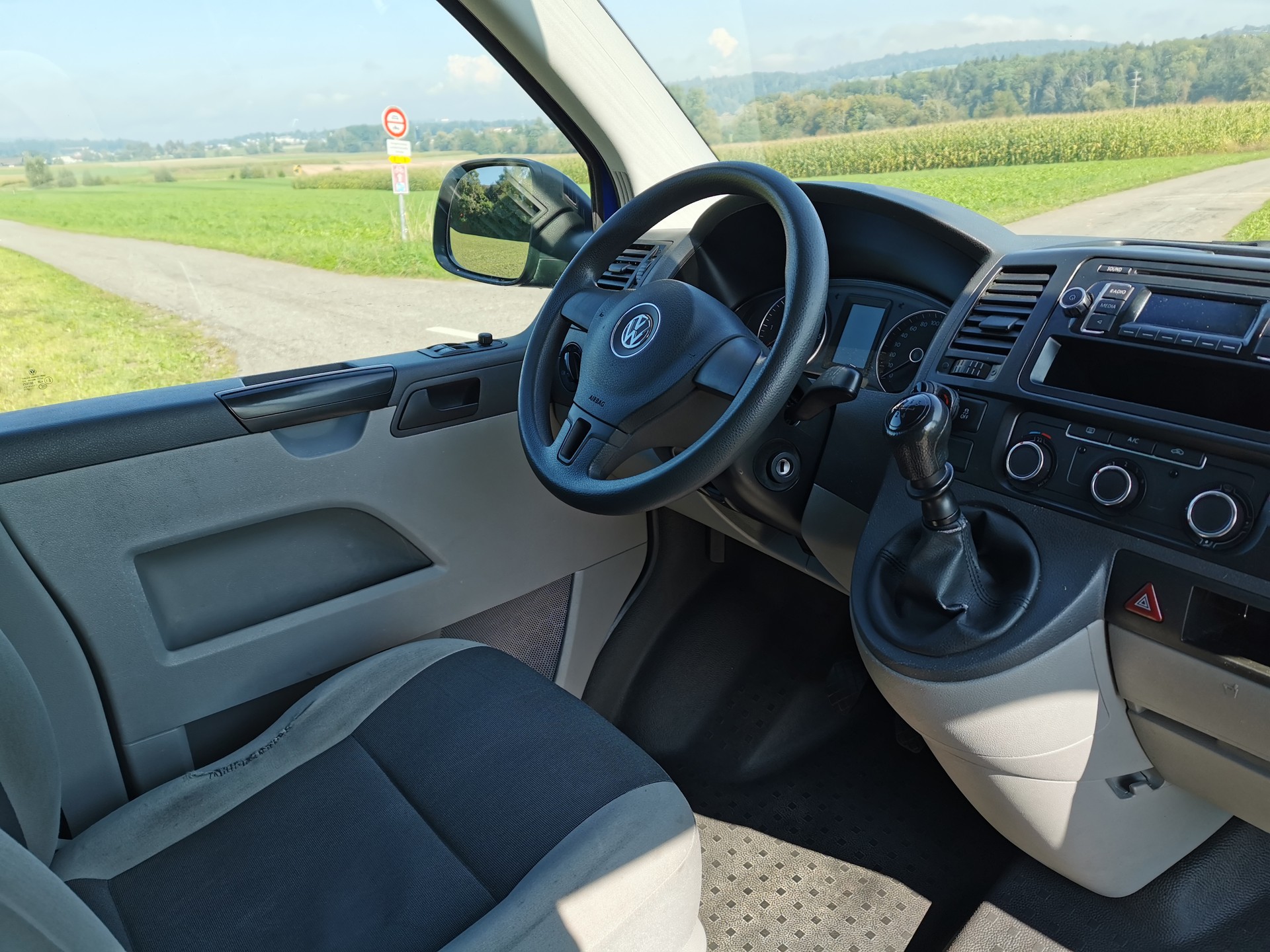 VW T5 2.0 TDI Entry-image-4