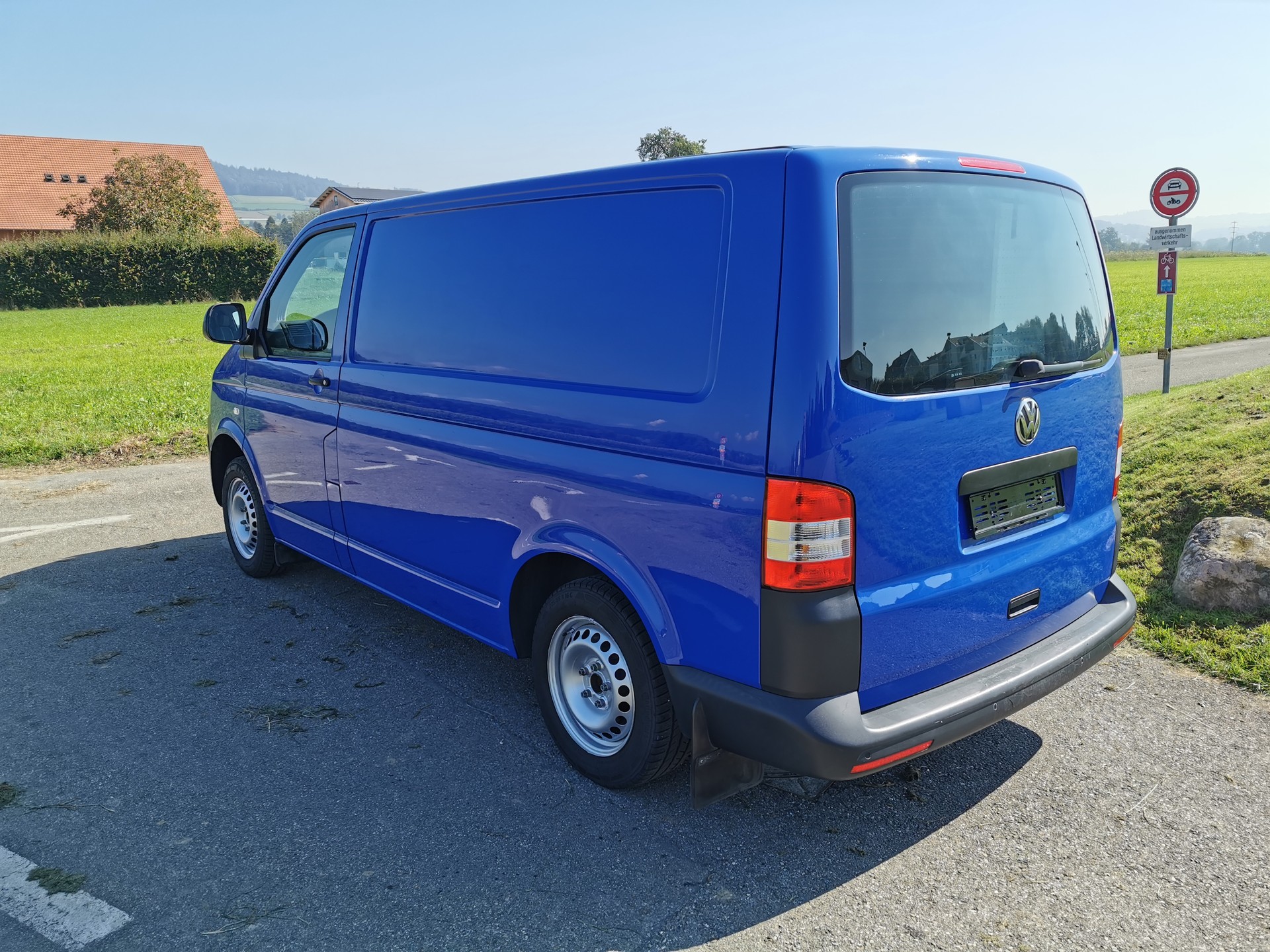 VW T5 2.0 TDI Entry-image-2