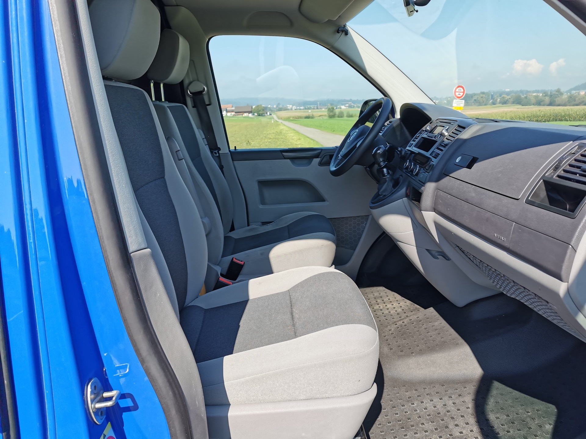 VW T5 2.0 TDI Entry-image-5