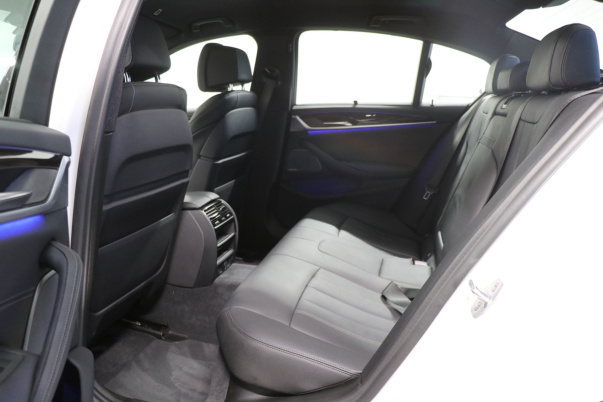 BMW 540d M-Sport xDrive Steptronic-image-10