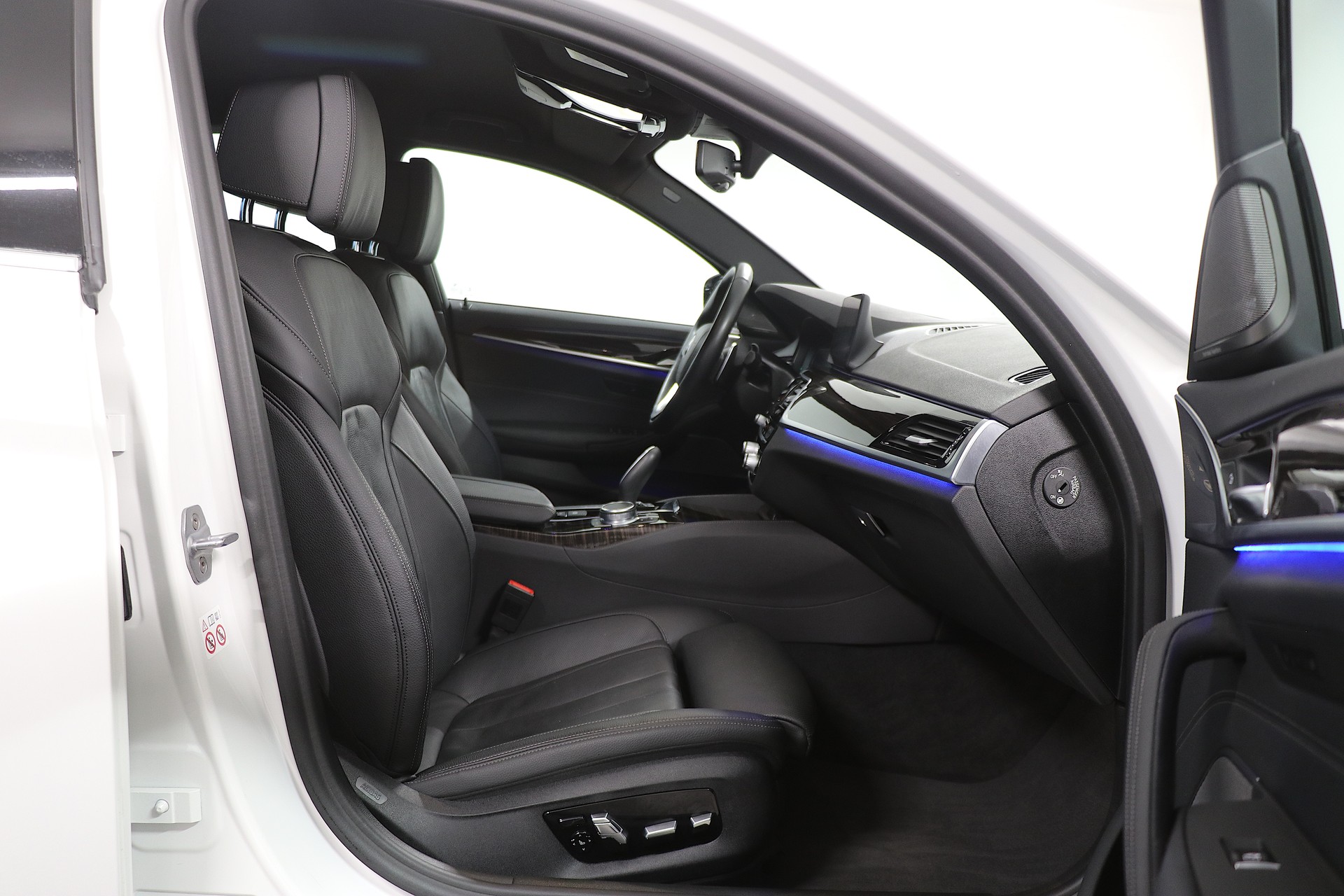 BMW 540d M-Sport xDrive Steptronic-image-12