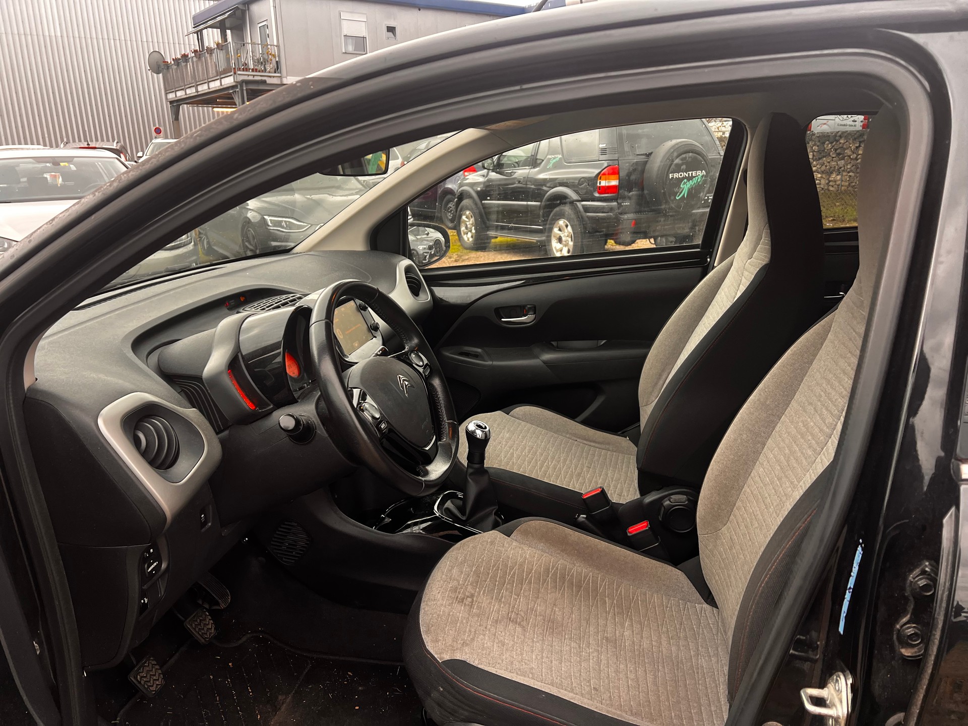 CITROEN C1 1.2 VTi Feel-image-11